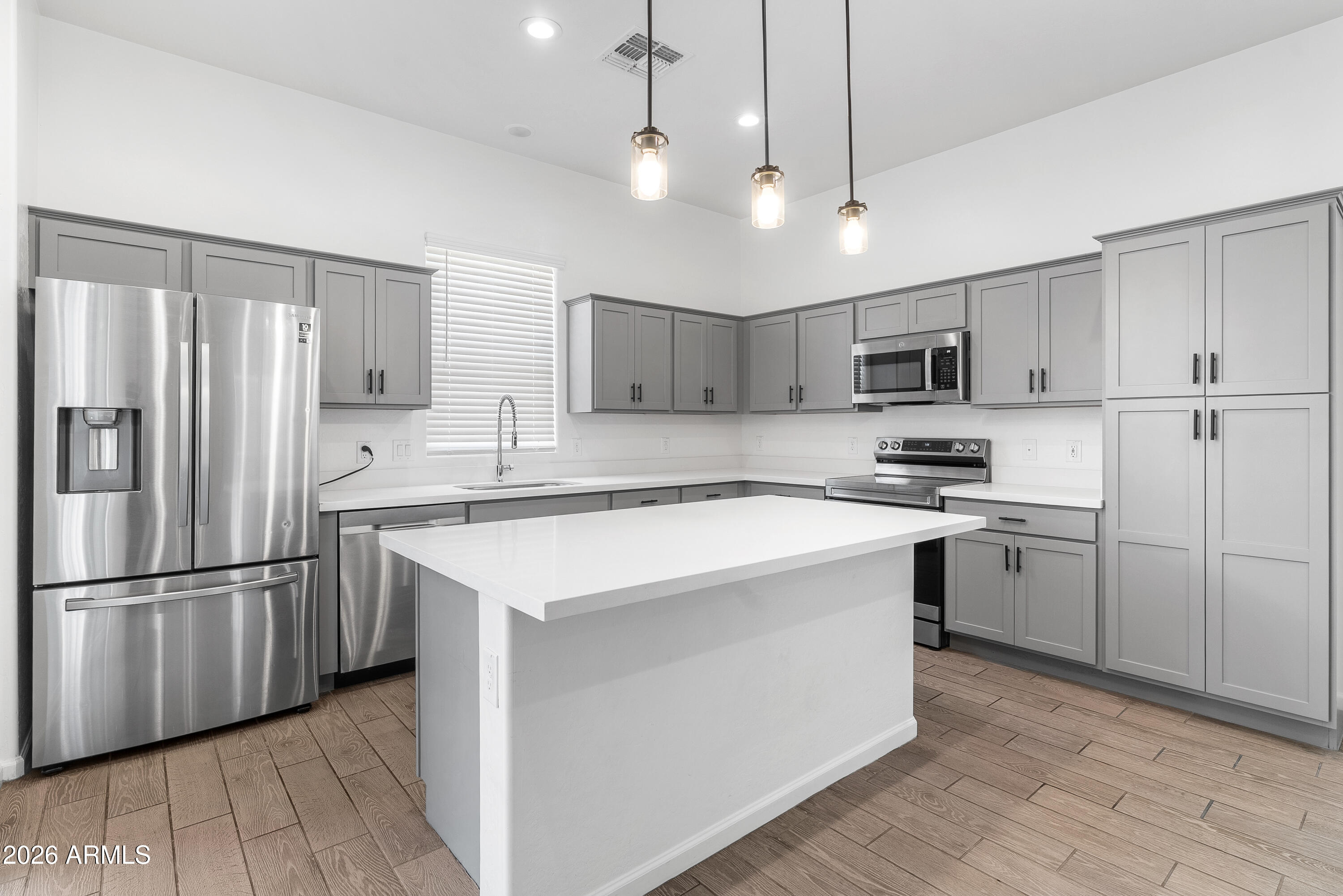 BELLA ROSA AT CANYON TRAILS AMD - Residential