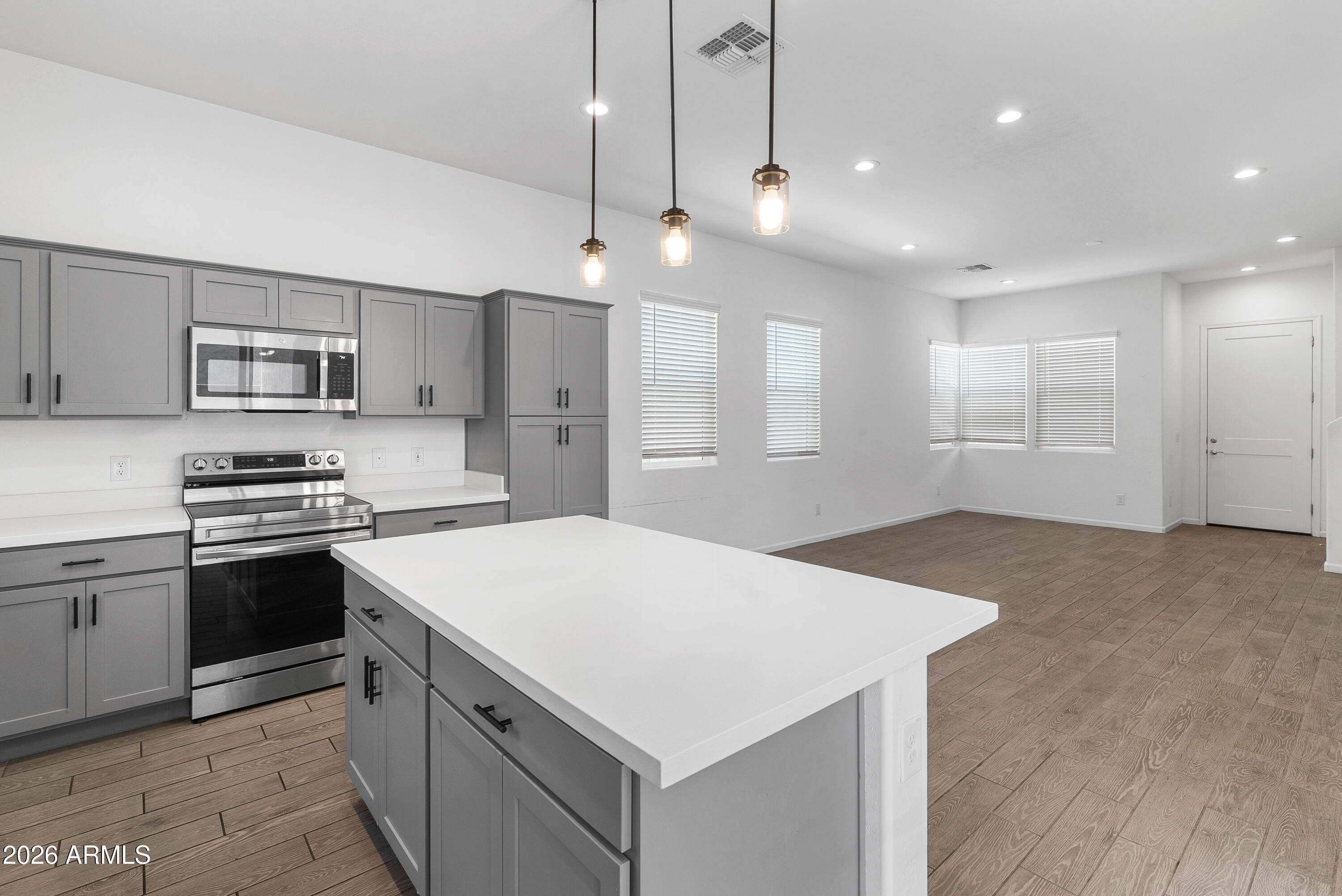 BELLA ROSA AT CANYON TRAILS AMD - Residential