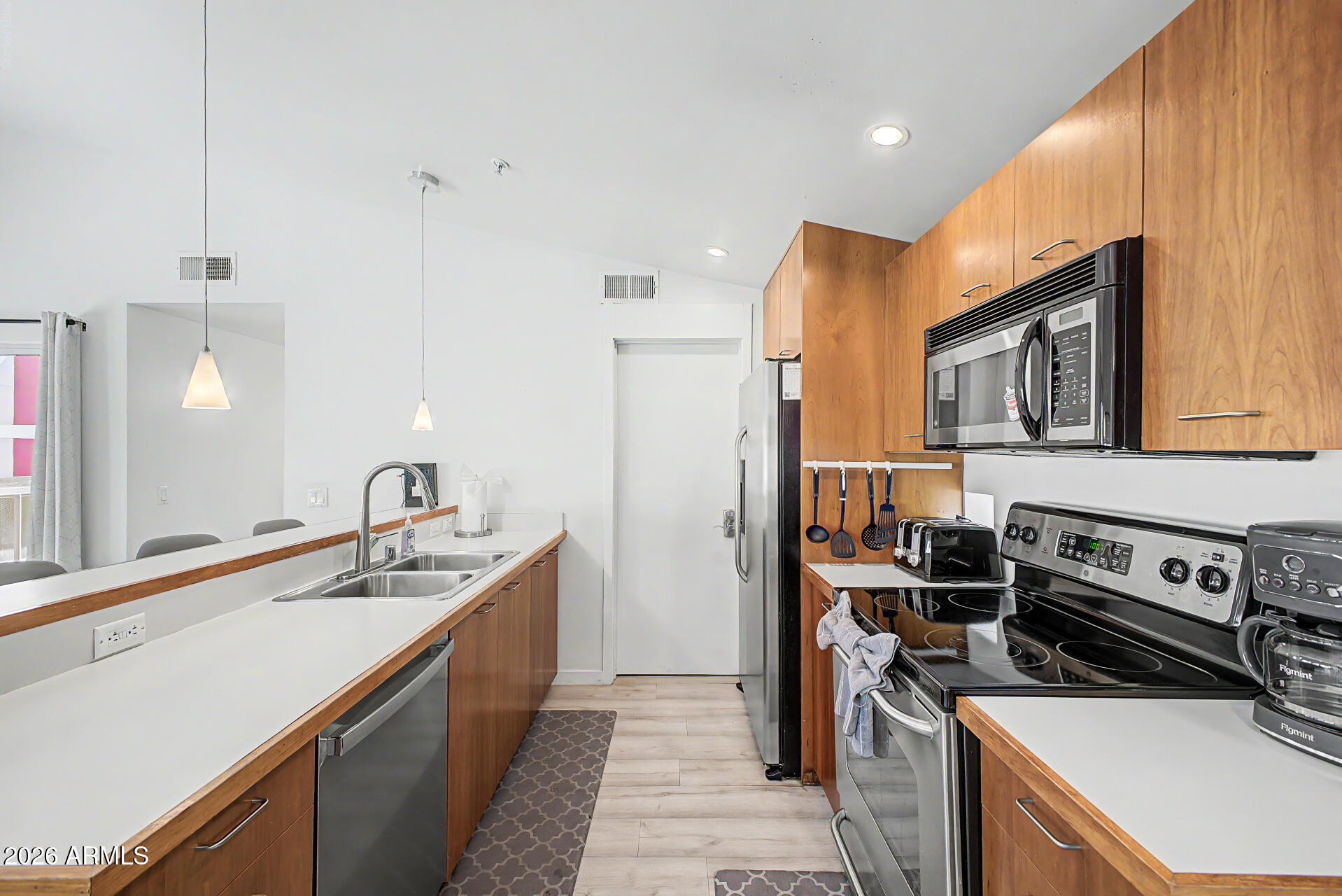 VALE CONDOMINIUMS - Residential