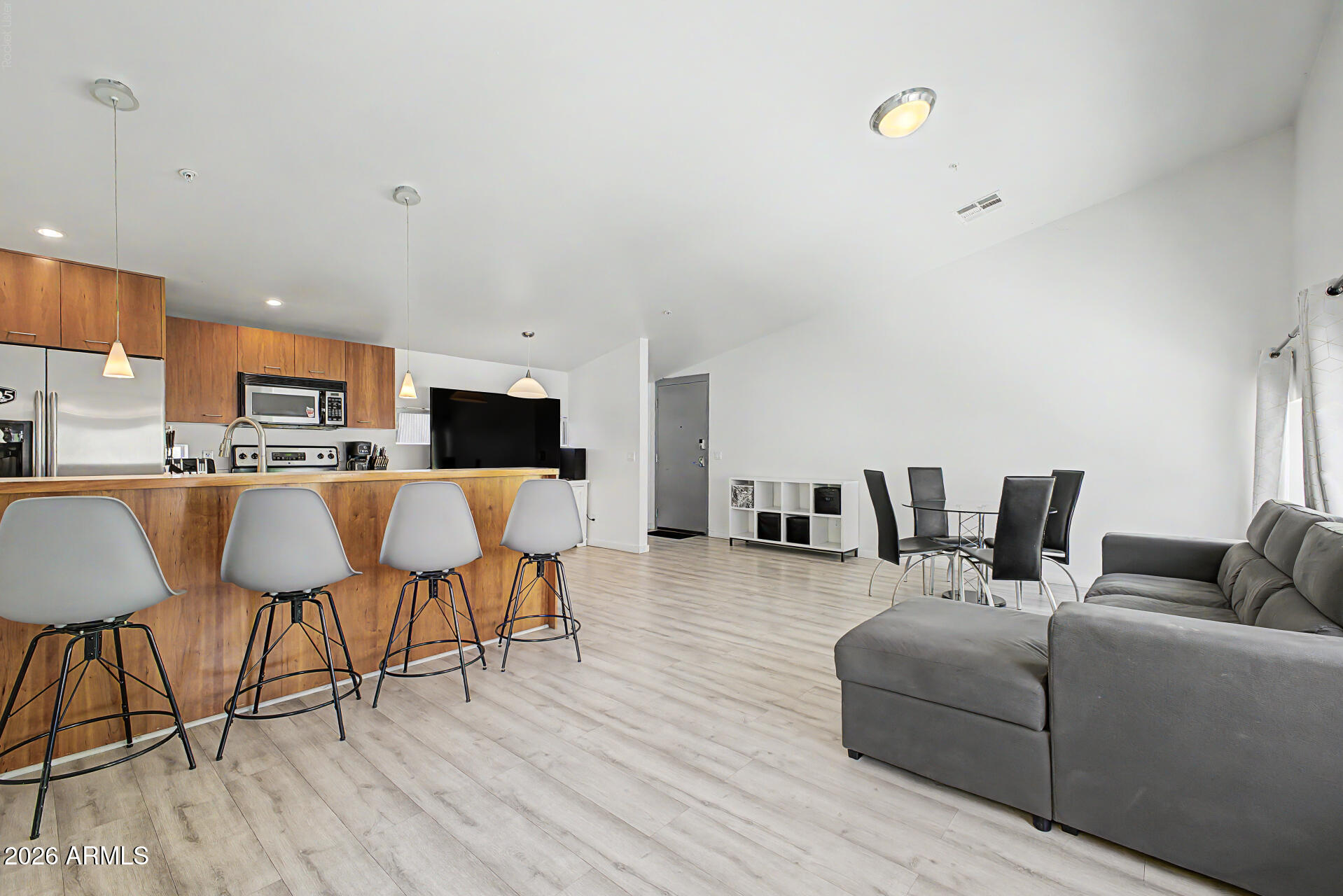 VALE CONDOMINIUMS - Residential