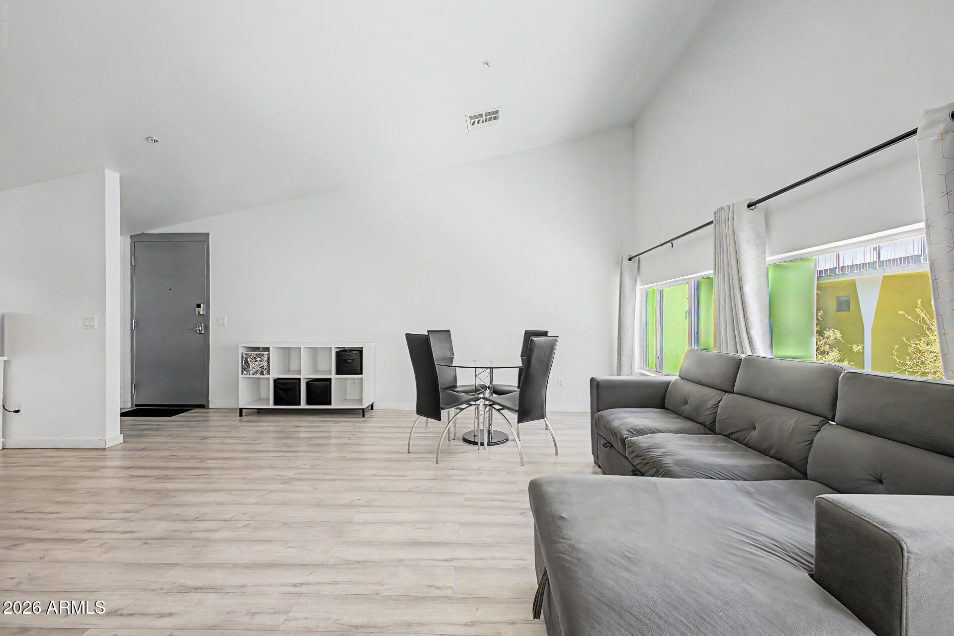 VALE CONDOMINIUMS - Residential