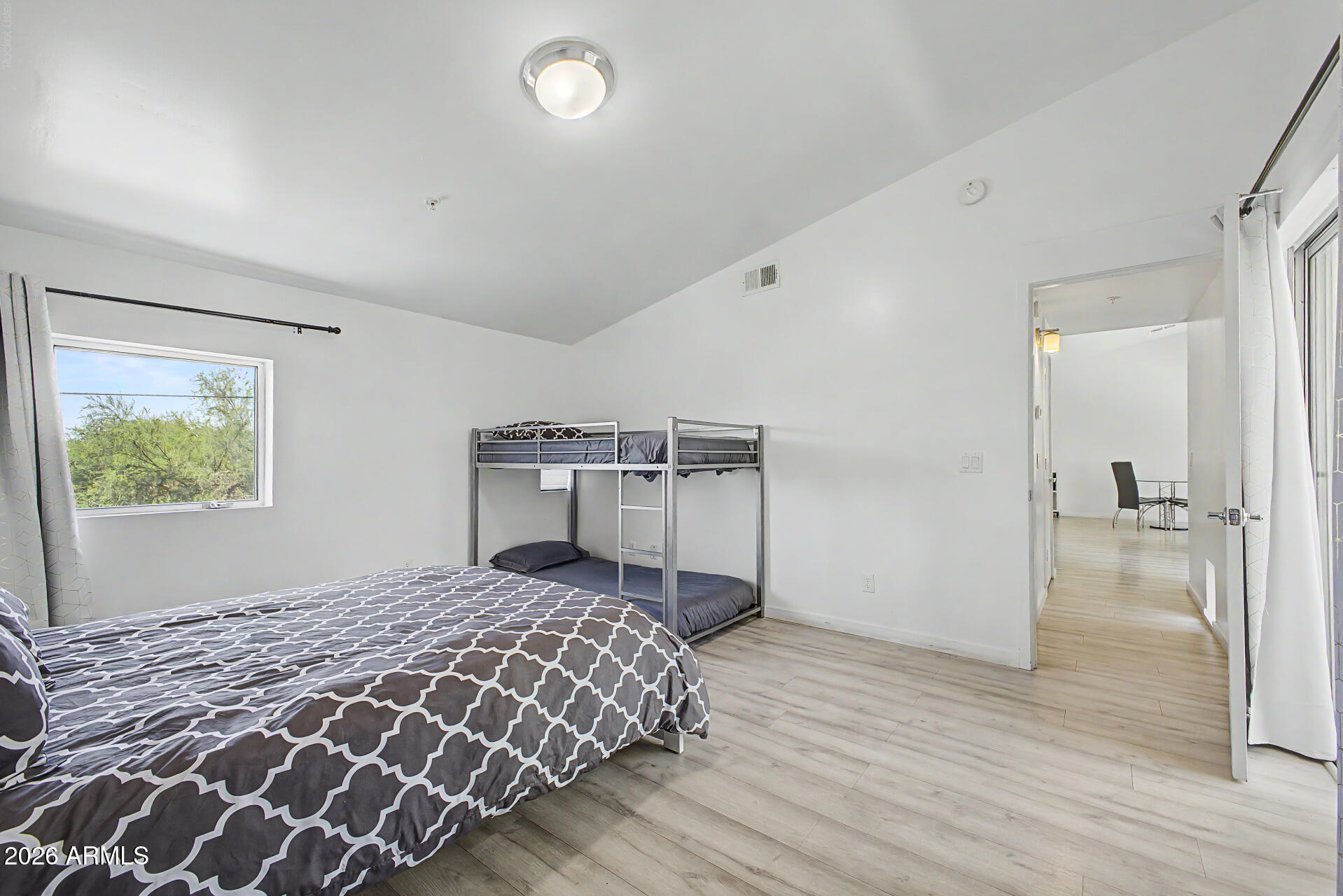 VALE CONDOMINIUMS - Residential