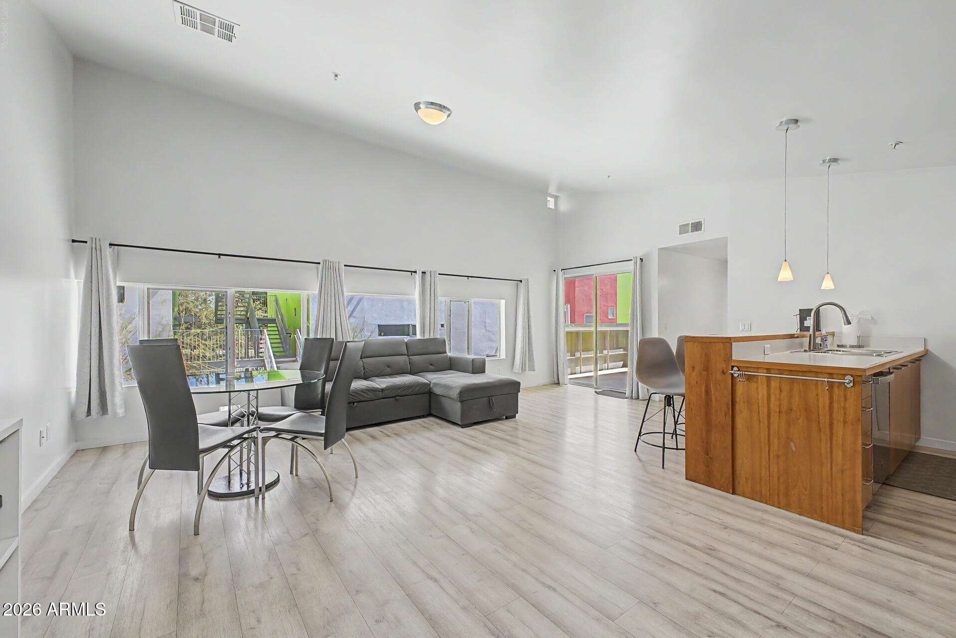 VALE CONDOMINIUMS - Residential
