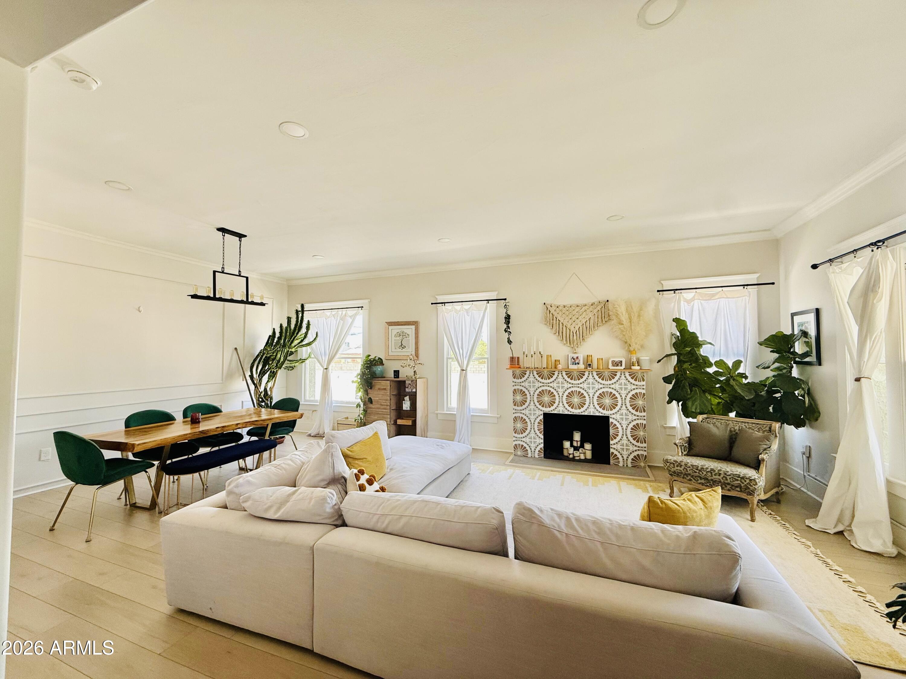 DOUGLAS - Residential