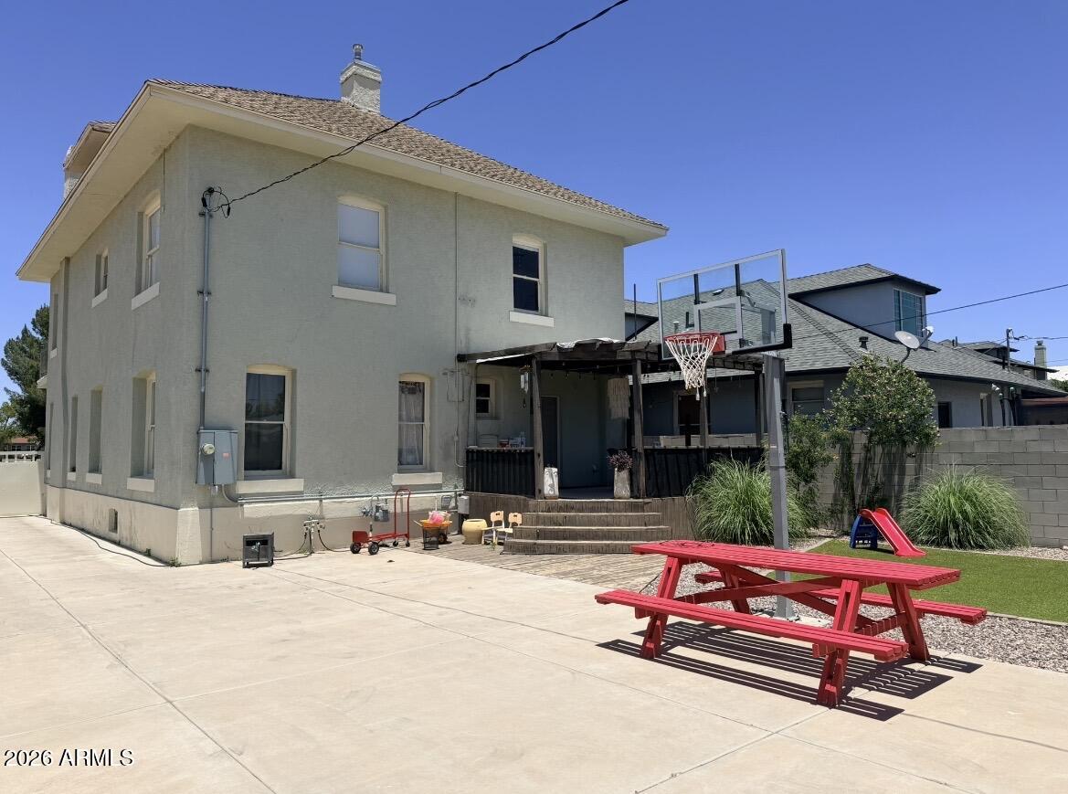 DOUGLAS - Residential