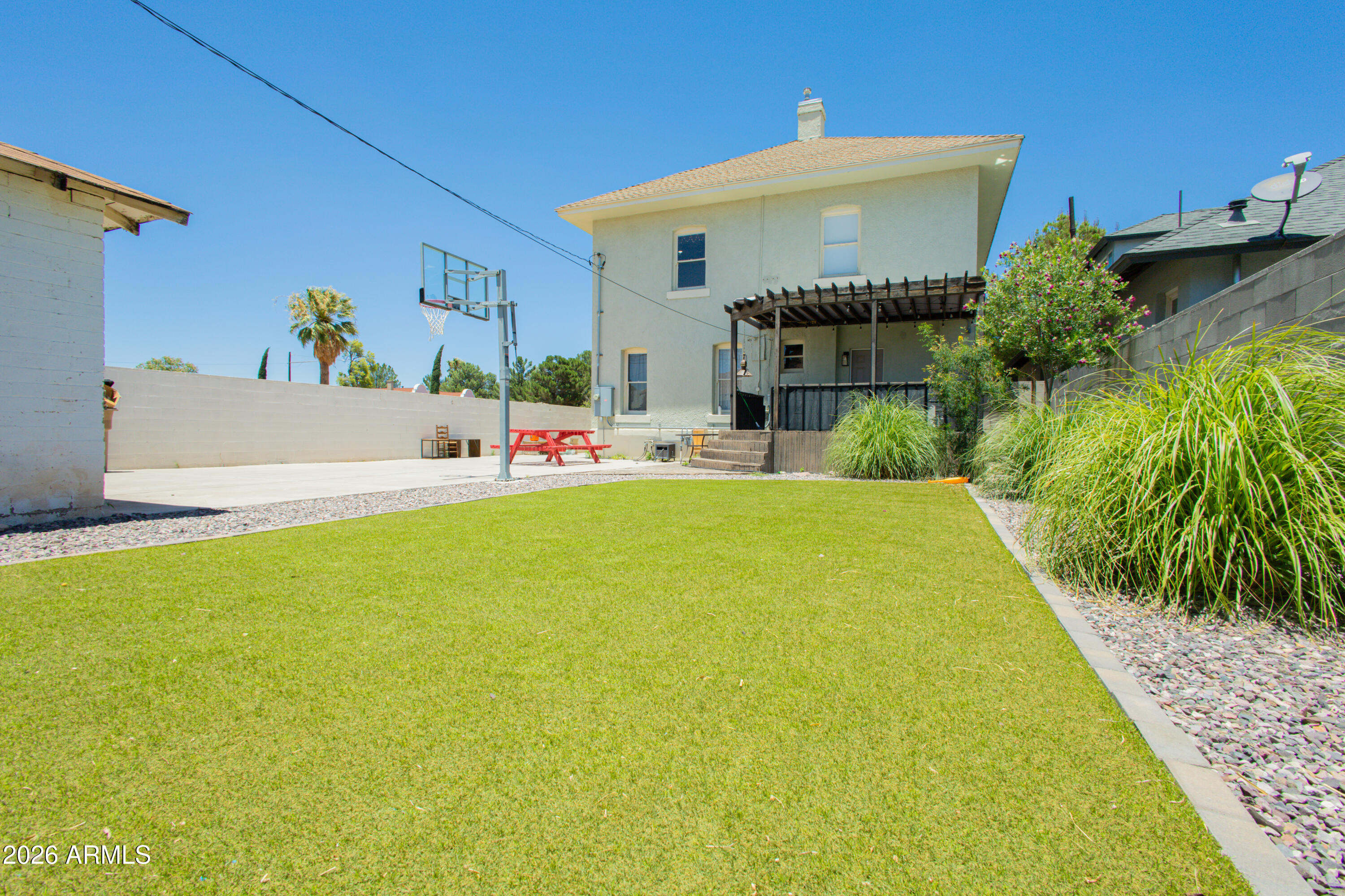 DOUGLAS - Residential