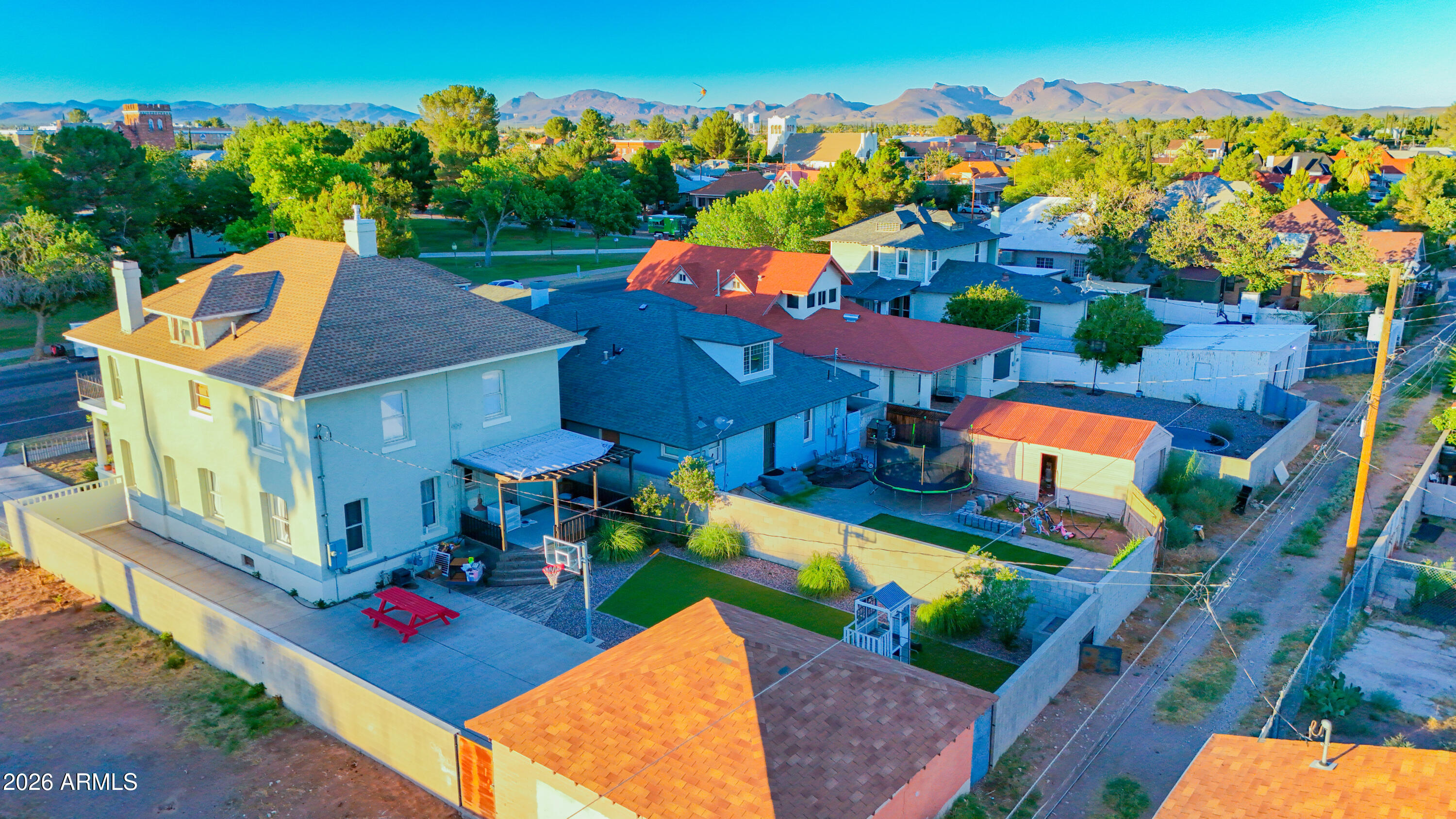 DOUGLAS - Residential