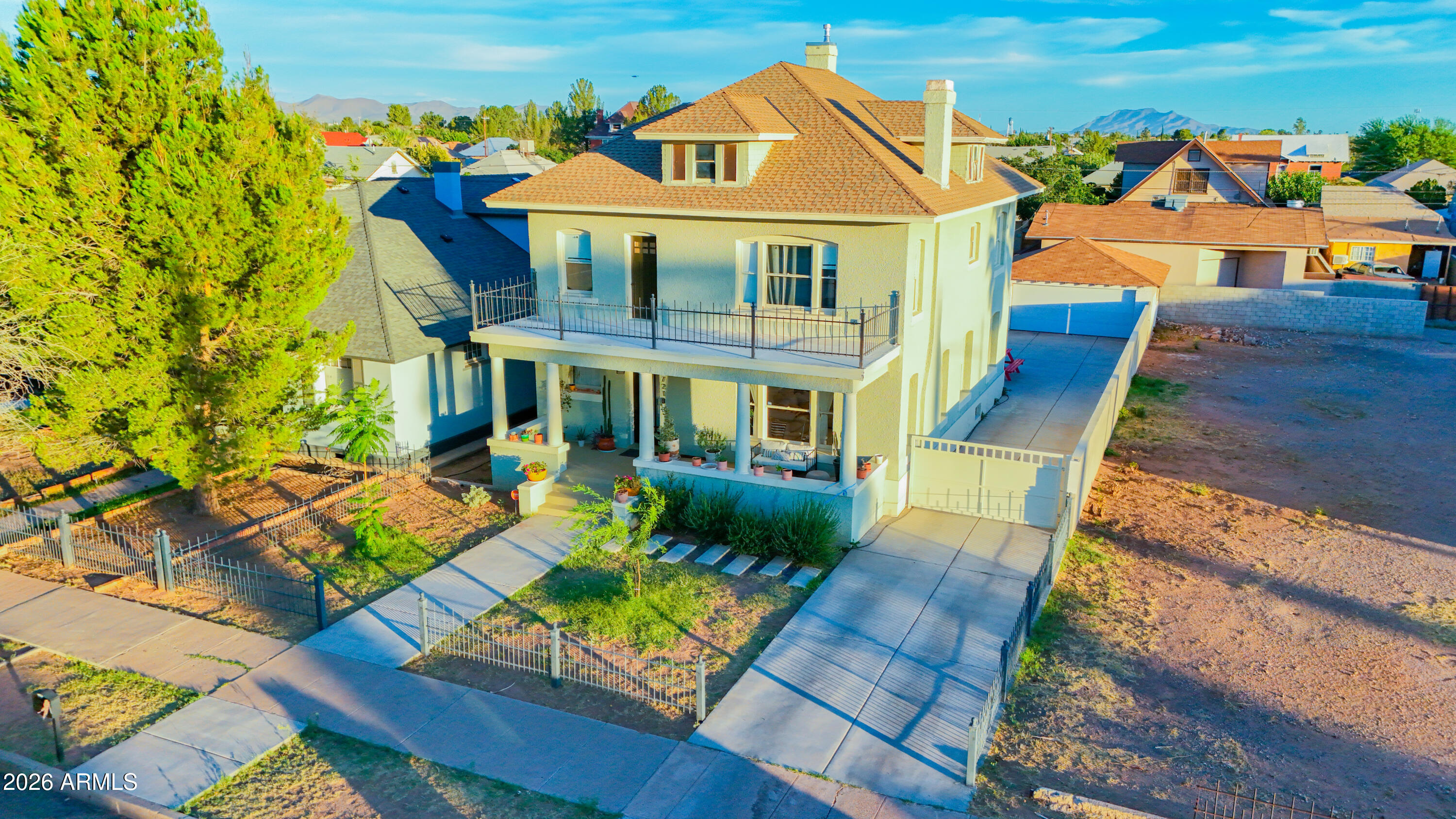 DOUGLAS - Residential