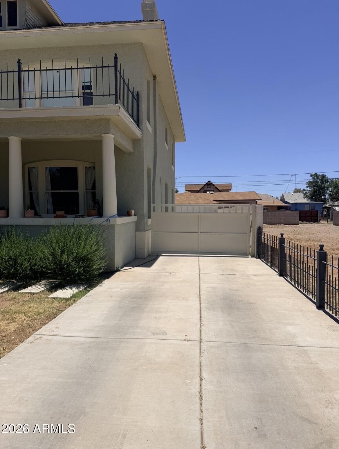 DOUGLAS - Residential