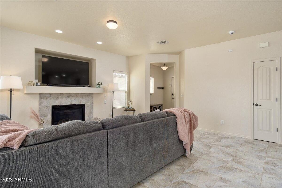 CHAPARRAL VILLAGE NORTH PHASE 6A LOT 427 SEC 5-22-21 0.121AC - Residential
