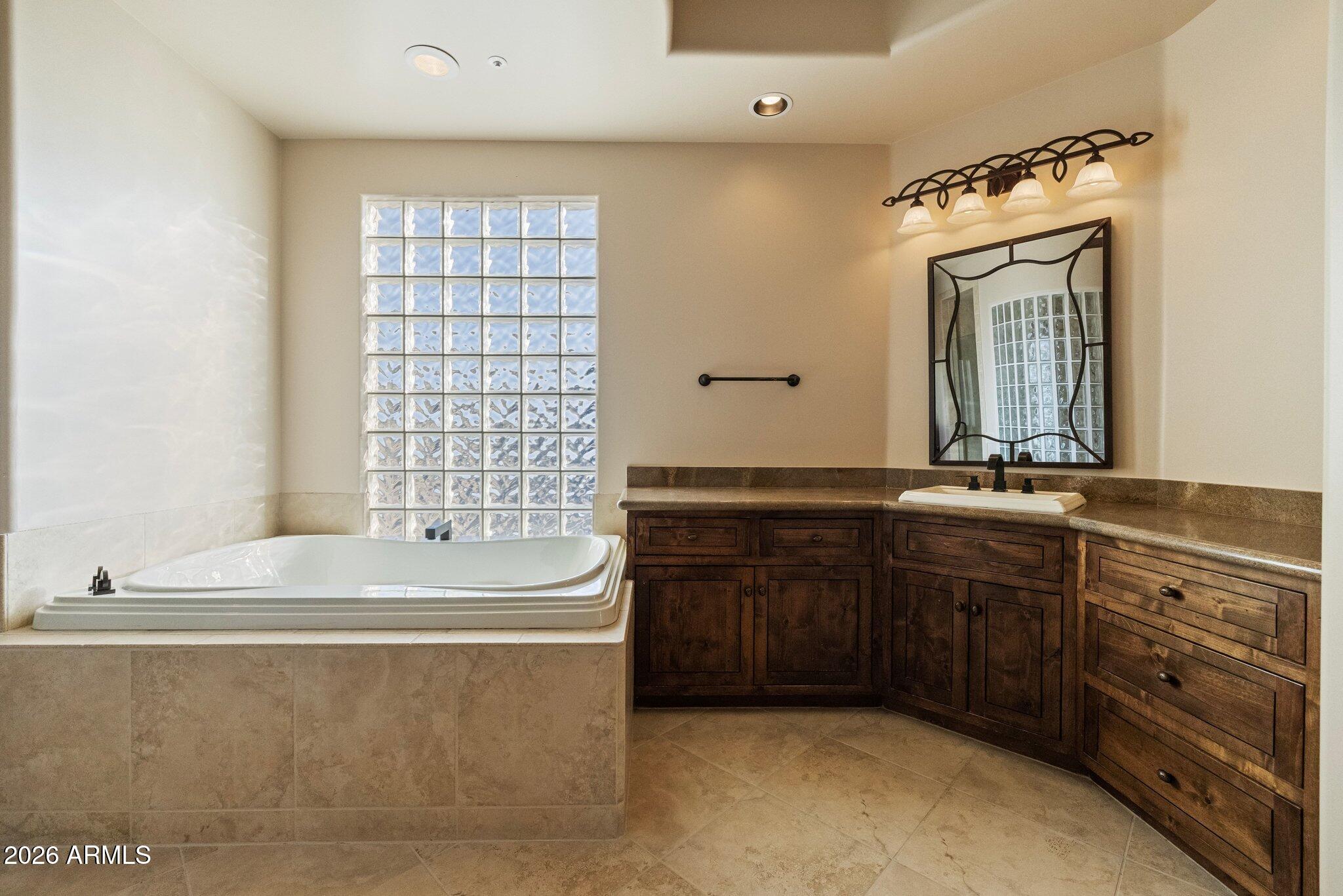DIAMOND POINT AT LAS SENDAS MOUNTAIN - Residential