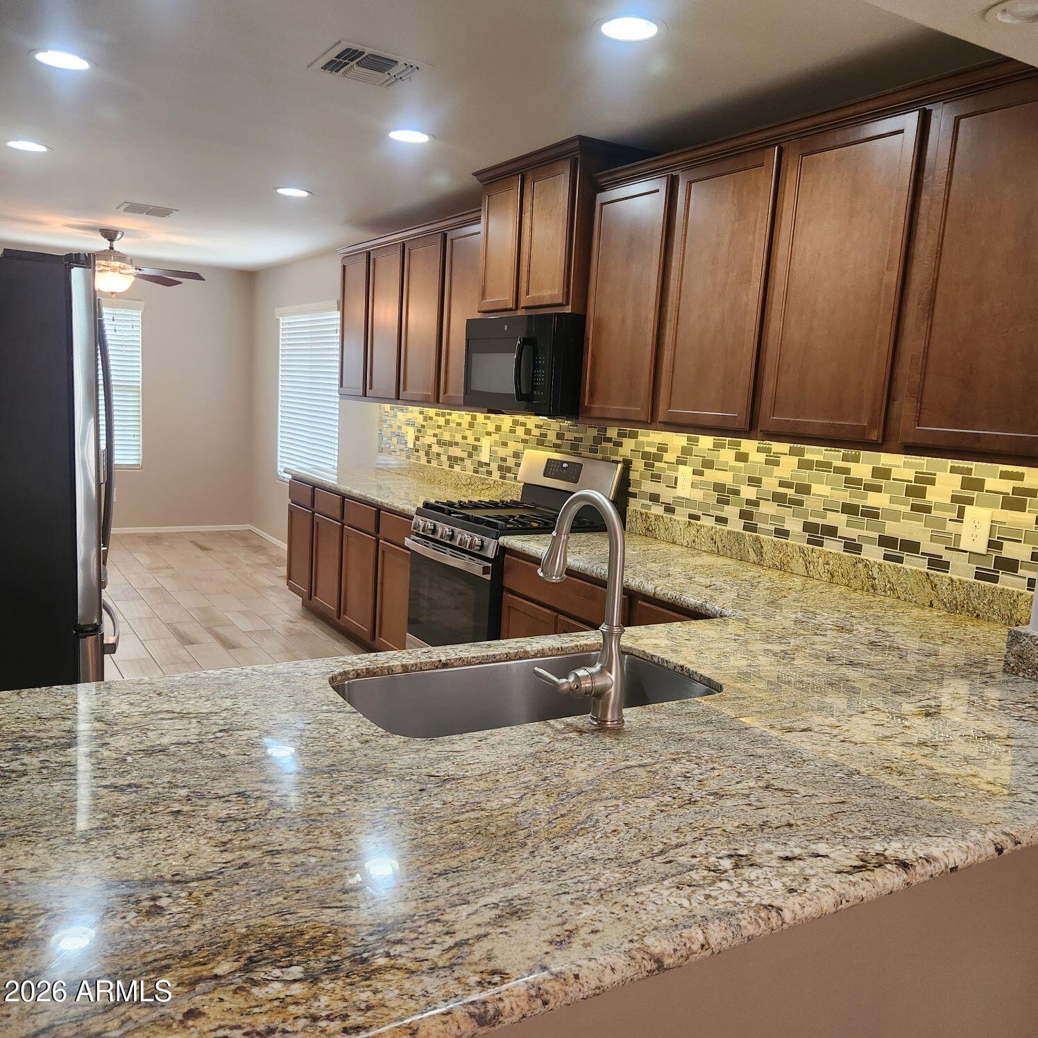LAS BRISAS PHASE 2C.3 - Residential Lease