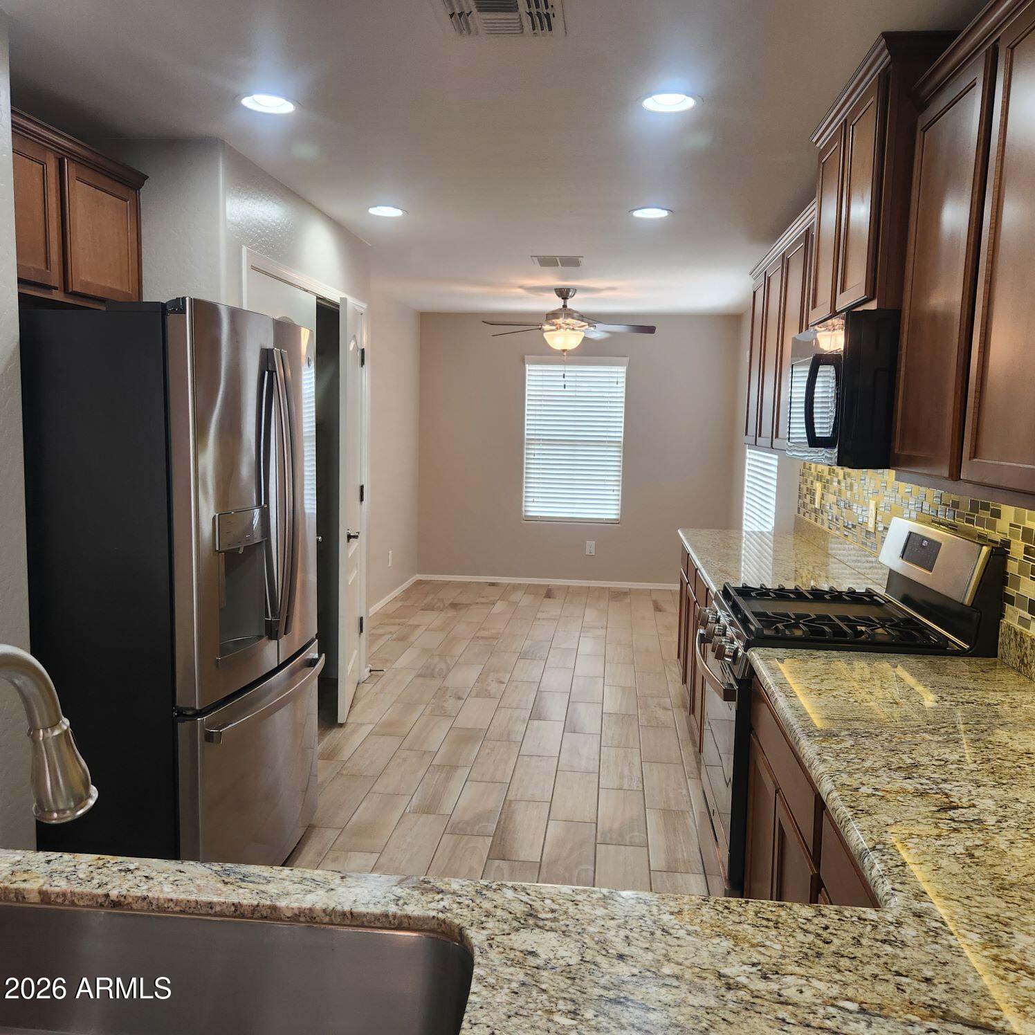 LAS BRISAS PHASE 2C.3 - Residential Lease