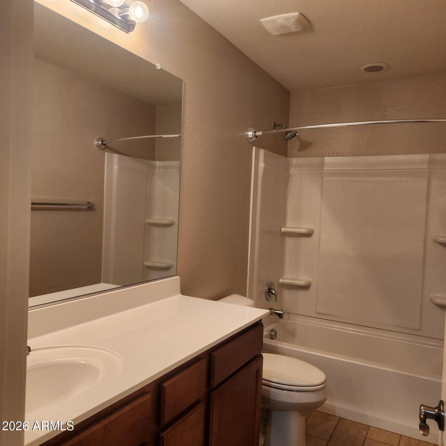 LAS BRISAS PHASE 2C.3 - Residential Lease