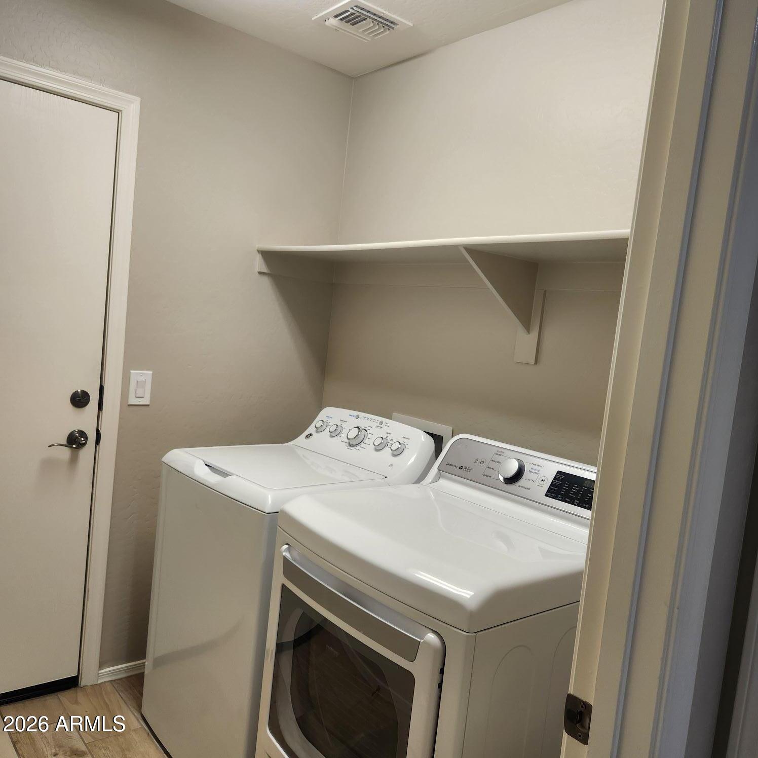 LAS BRISAS PHASE 2C.3 - Residential Lease