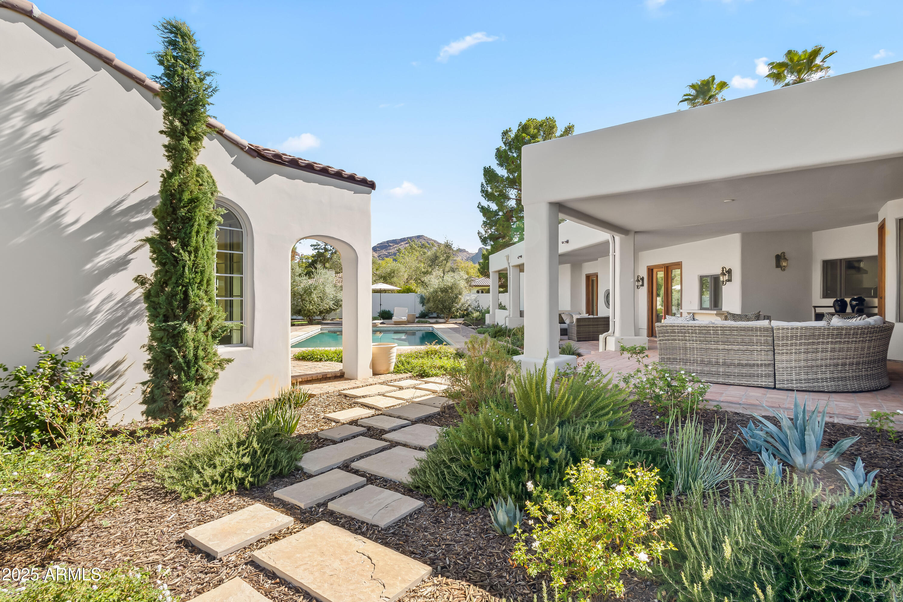 CAMELBACK COUNTRY ESTATES 6 - Residential