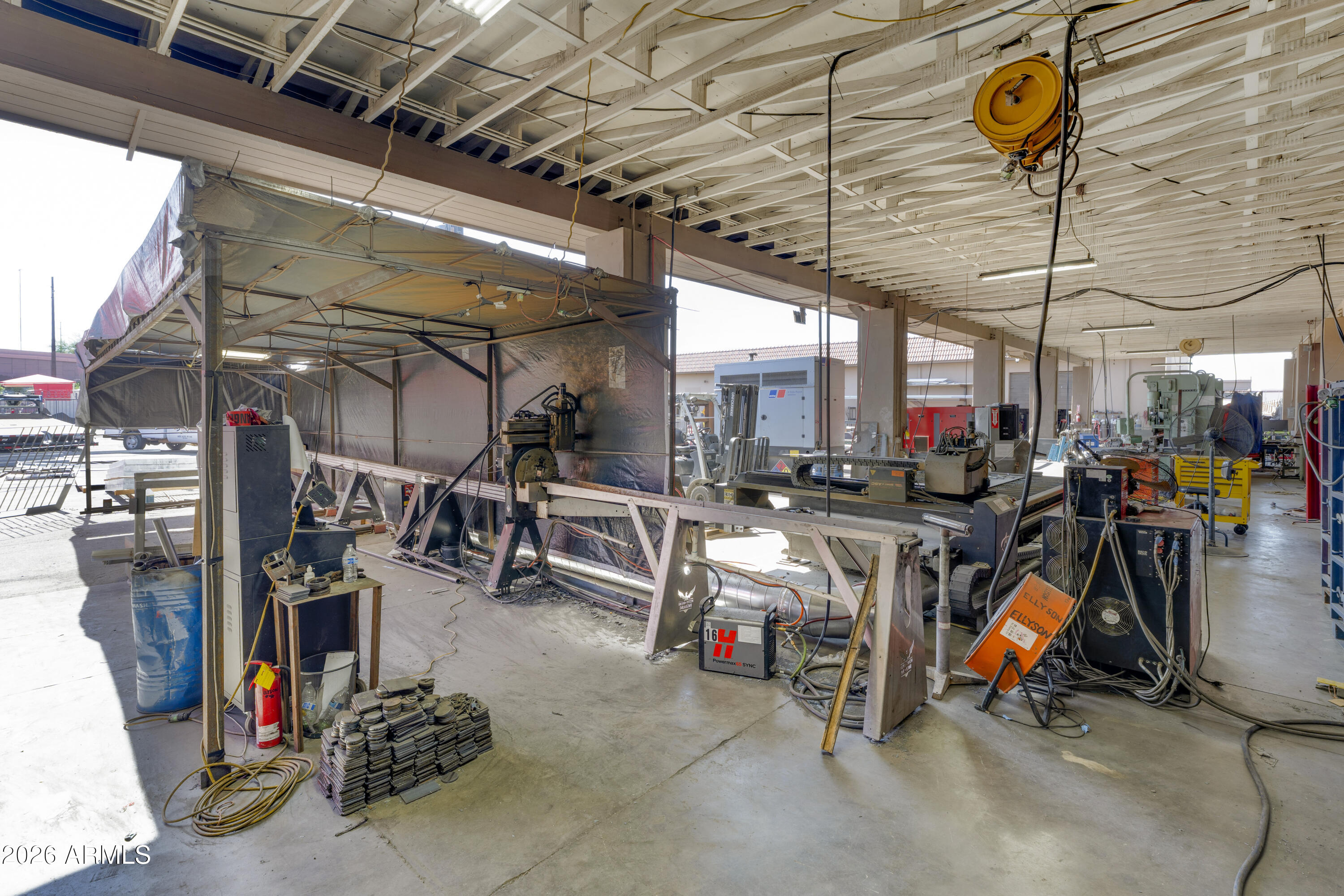 67TH AVE & NORTHERN INDUSTRIAL PARK - Commercial Sale
