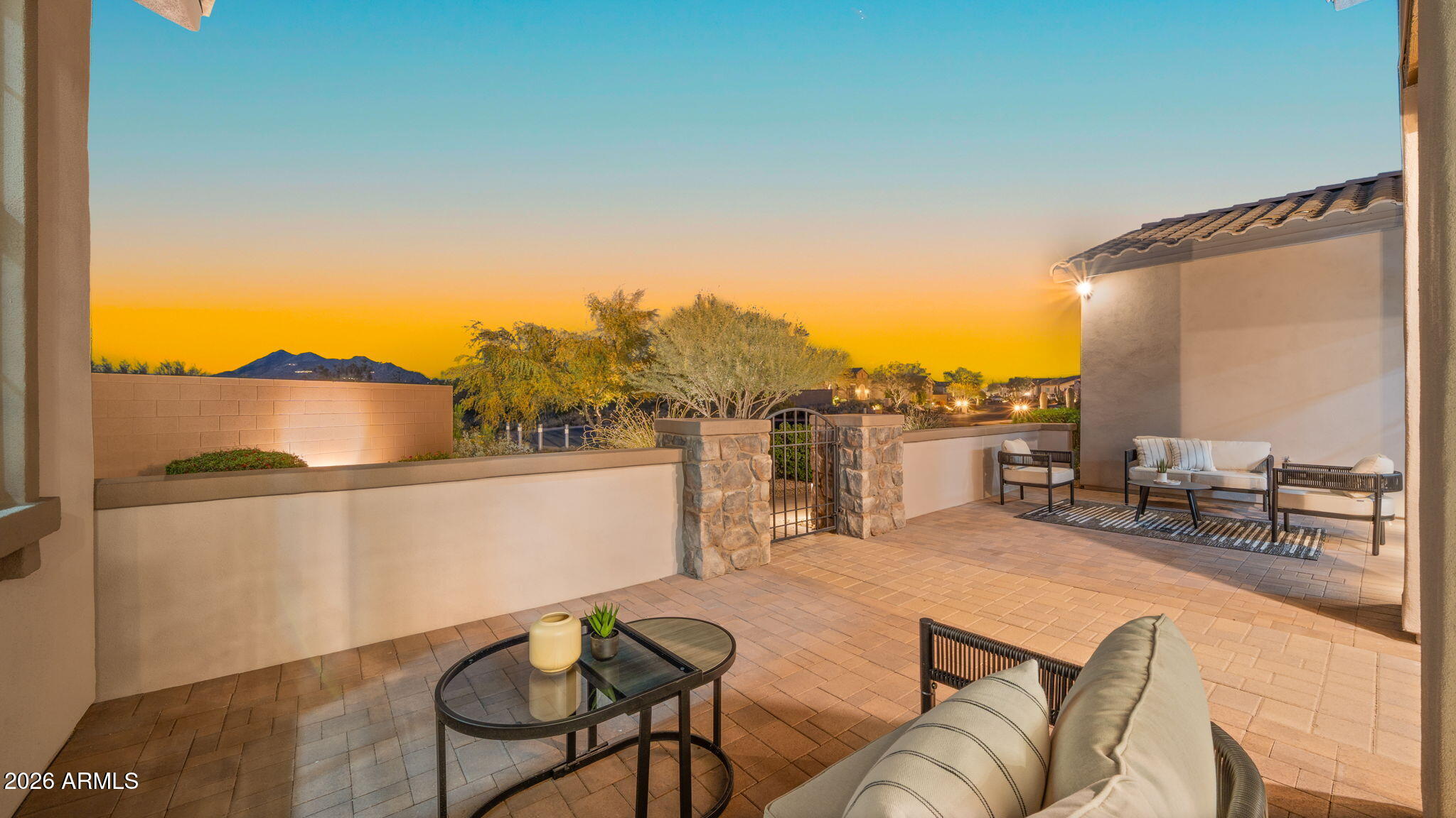 LONE MOUNTAIN - Residential