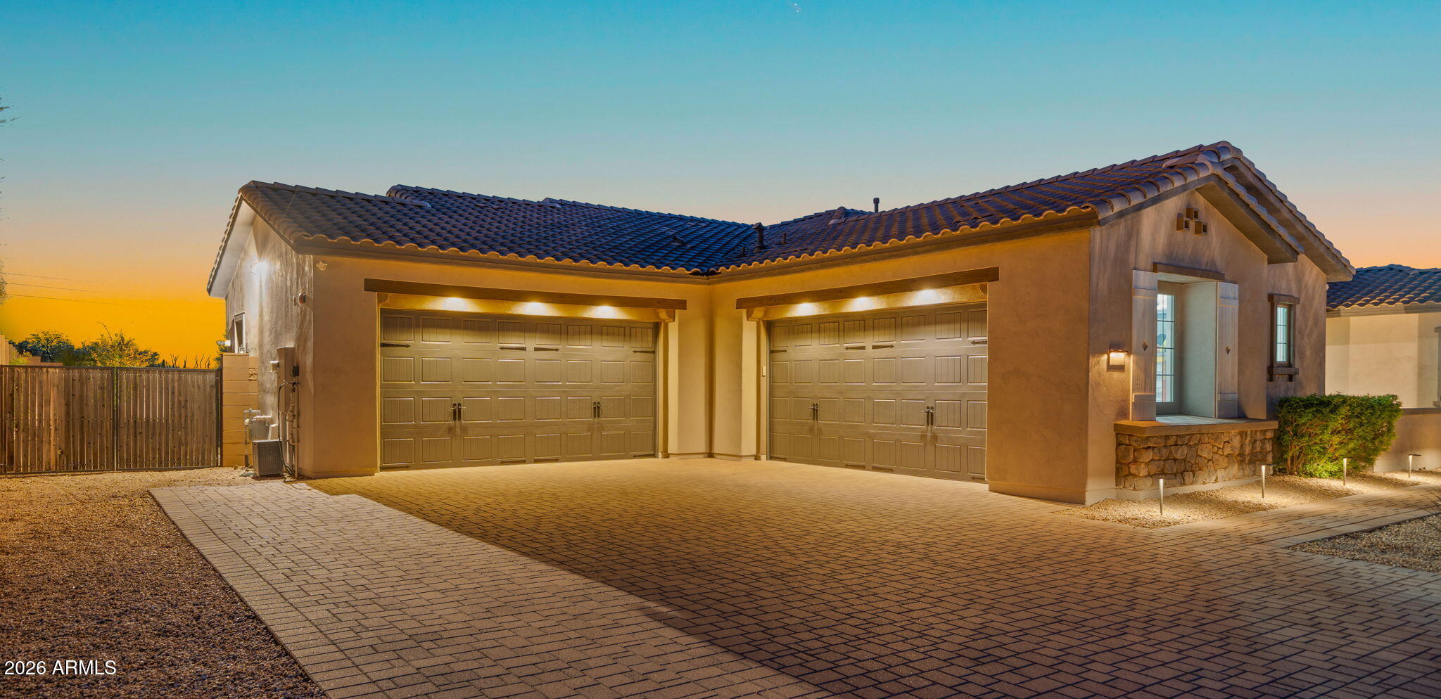 LONE MOUNTAIN - Residential