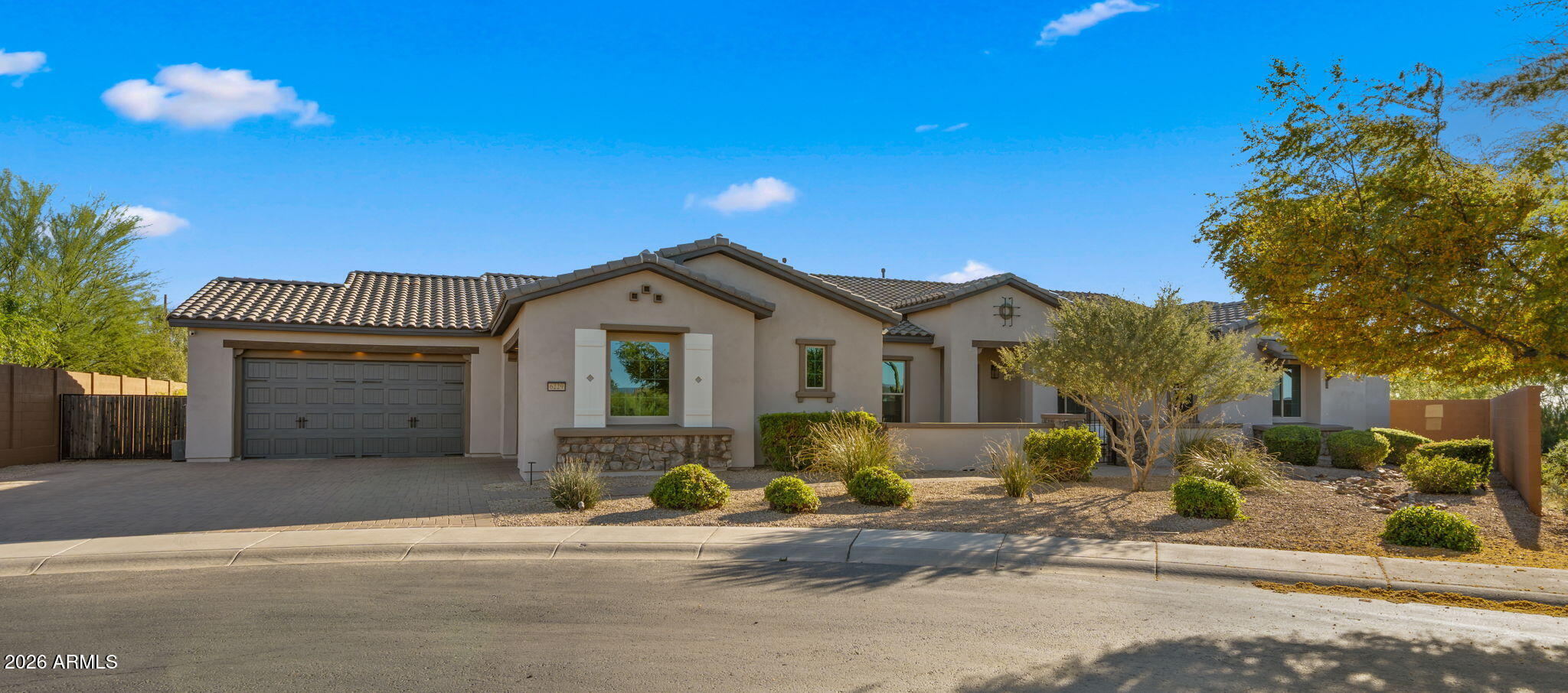 LONE MOUNTAIN - Residential