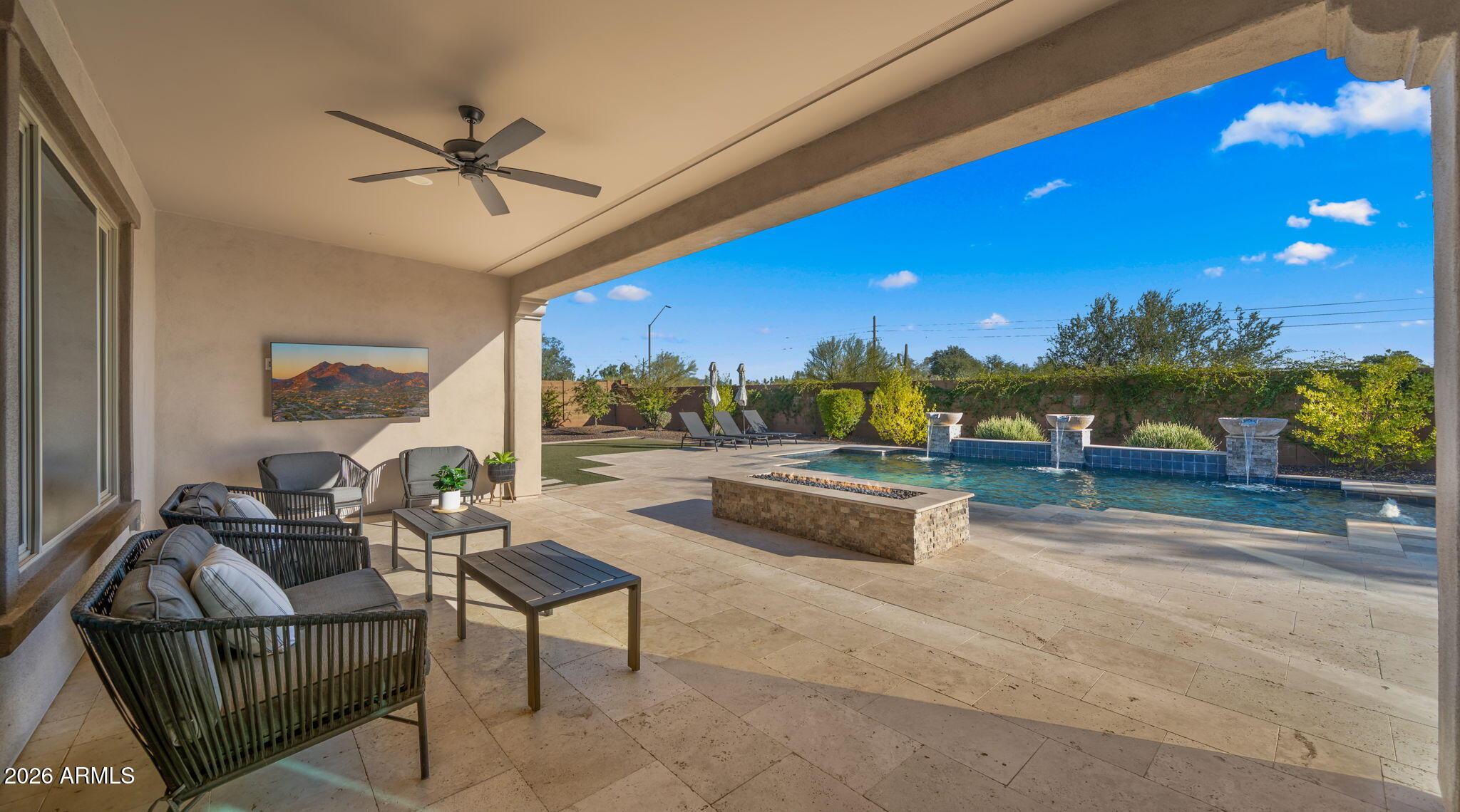 LONE MOUNTAIN - Residential
