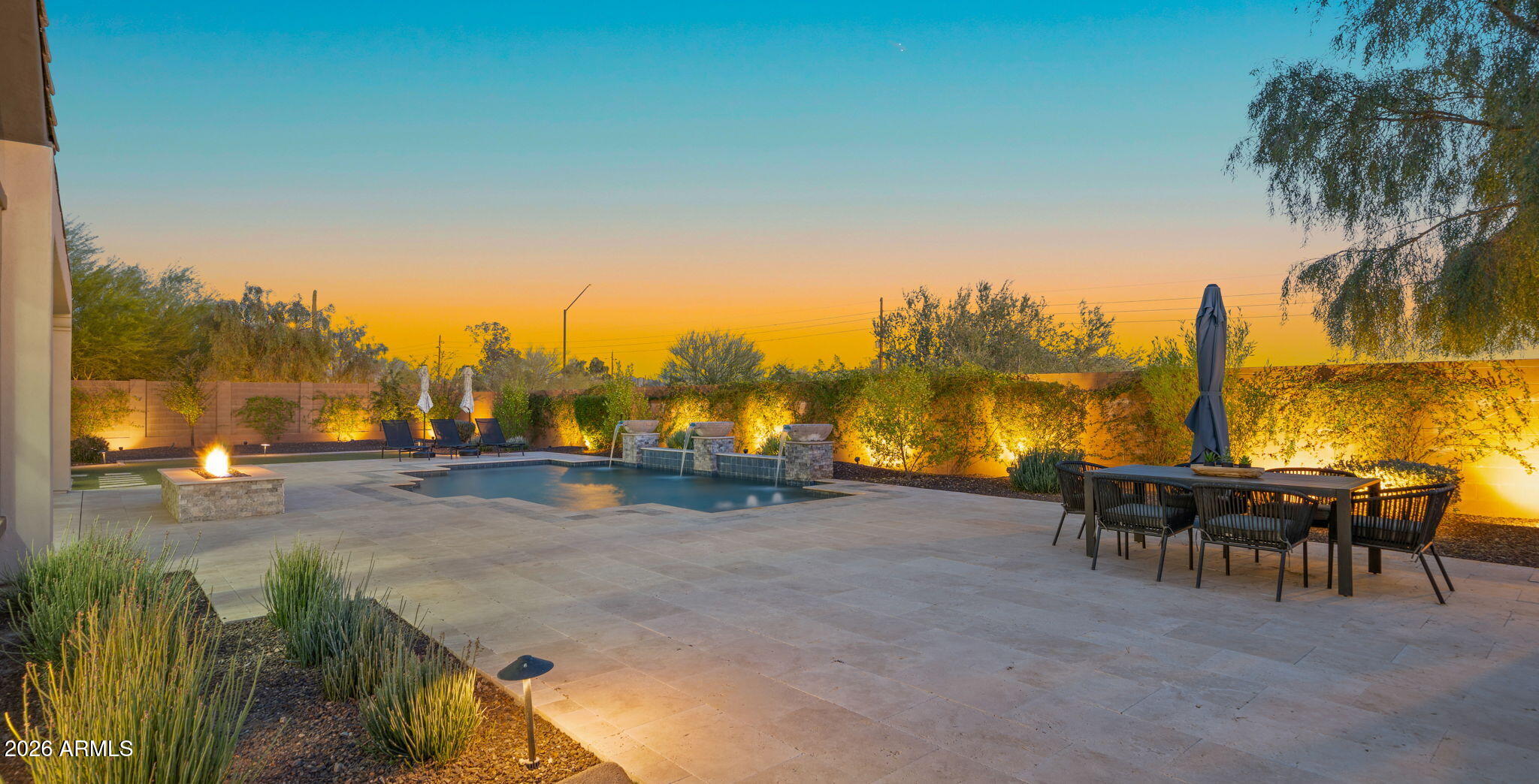 LONE MOUNTAIN - Residential