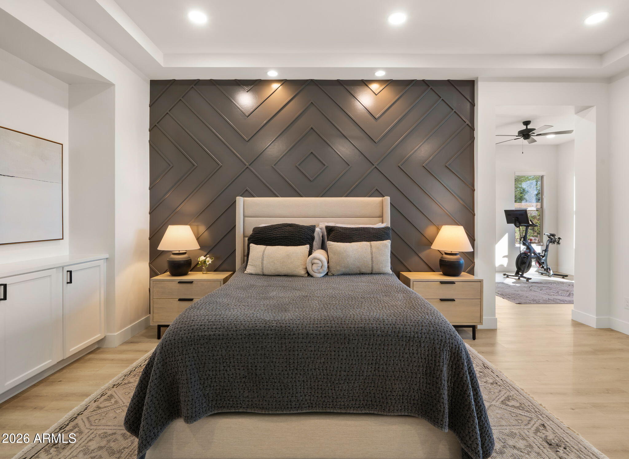 LONE MOUNTAIN - Residential