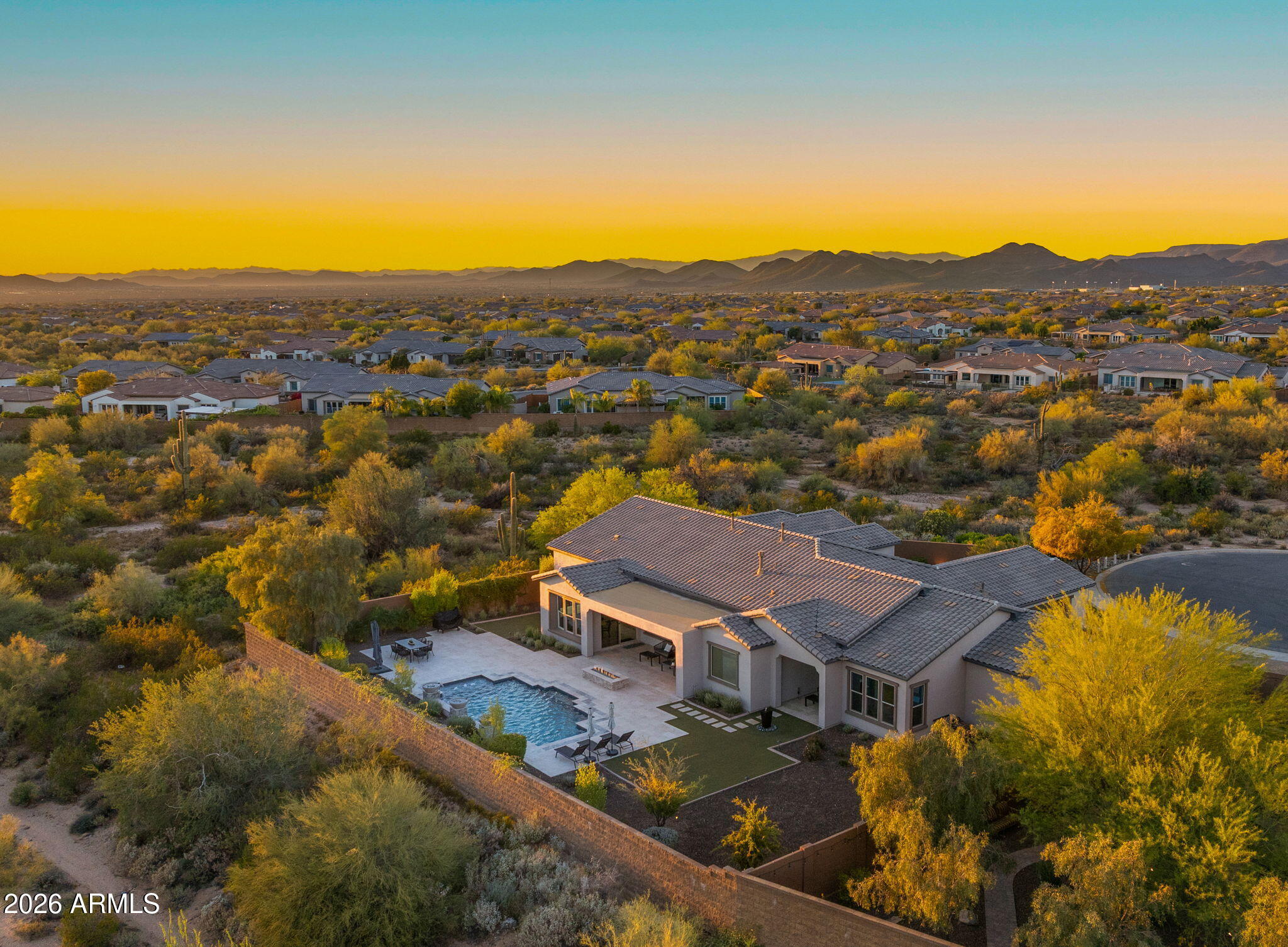 LONE MOUNTAIN - Residential