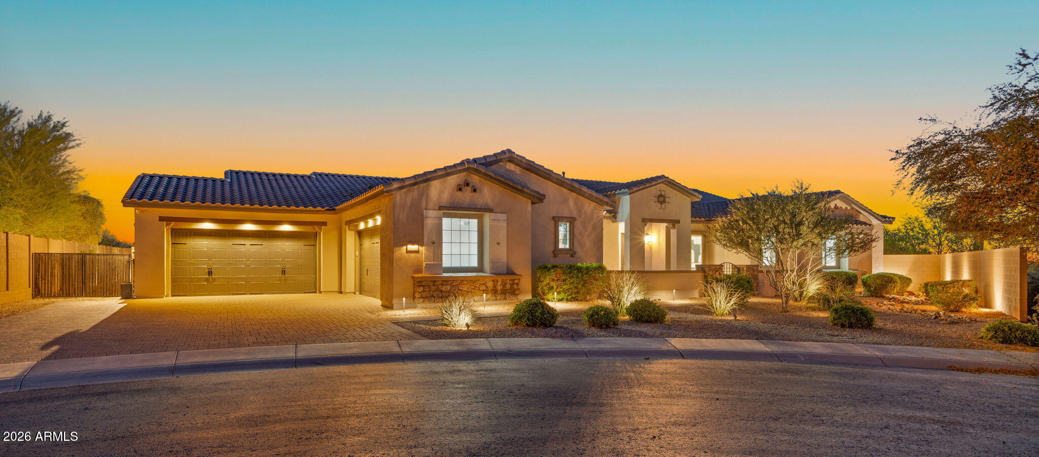 LONE MOUNTAIN - Residential