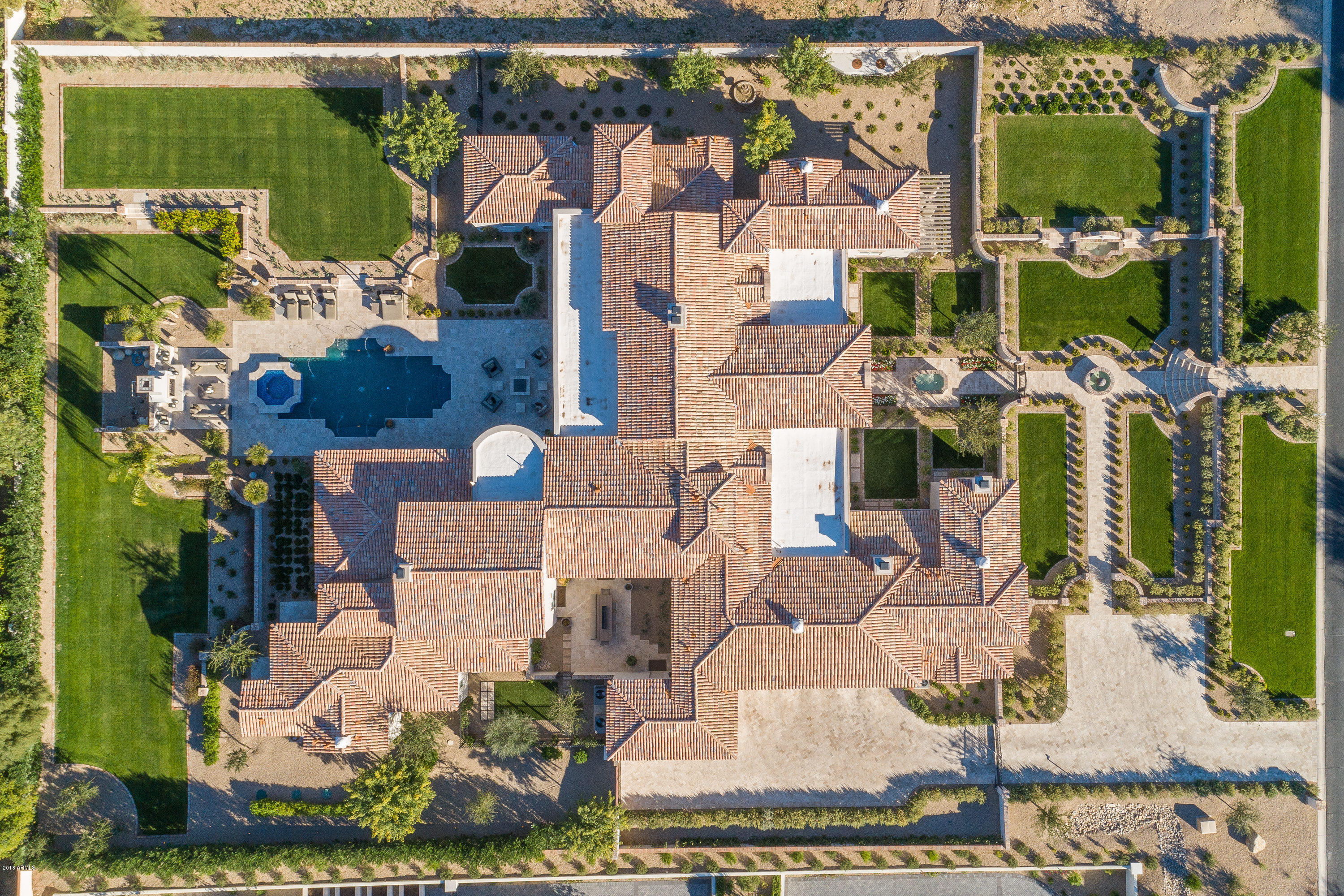 LONGTAIL RUN - Residential