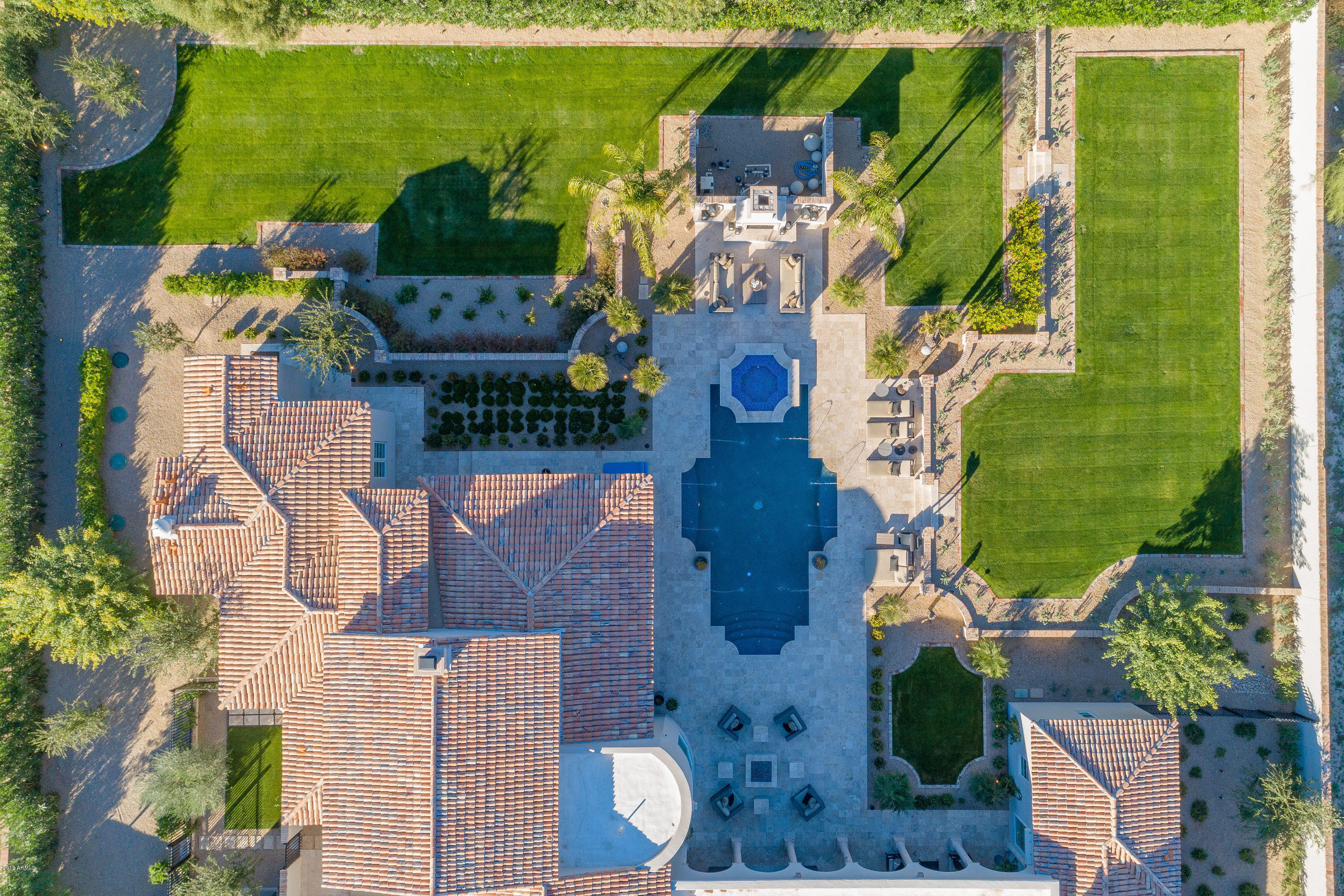 LONGTAIL RUN - Residential