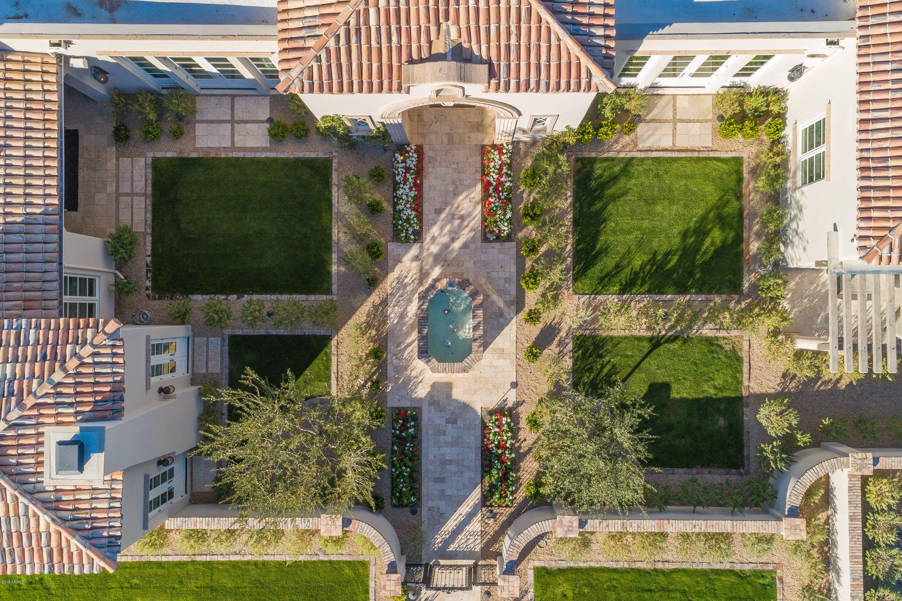 LONGTAIL RUN - Residential