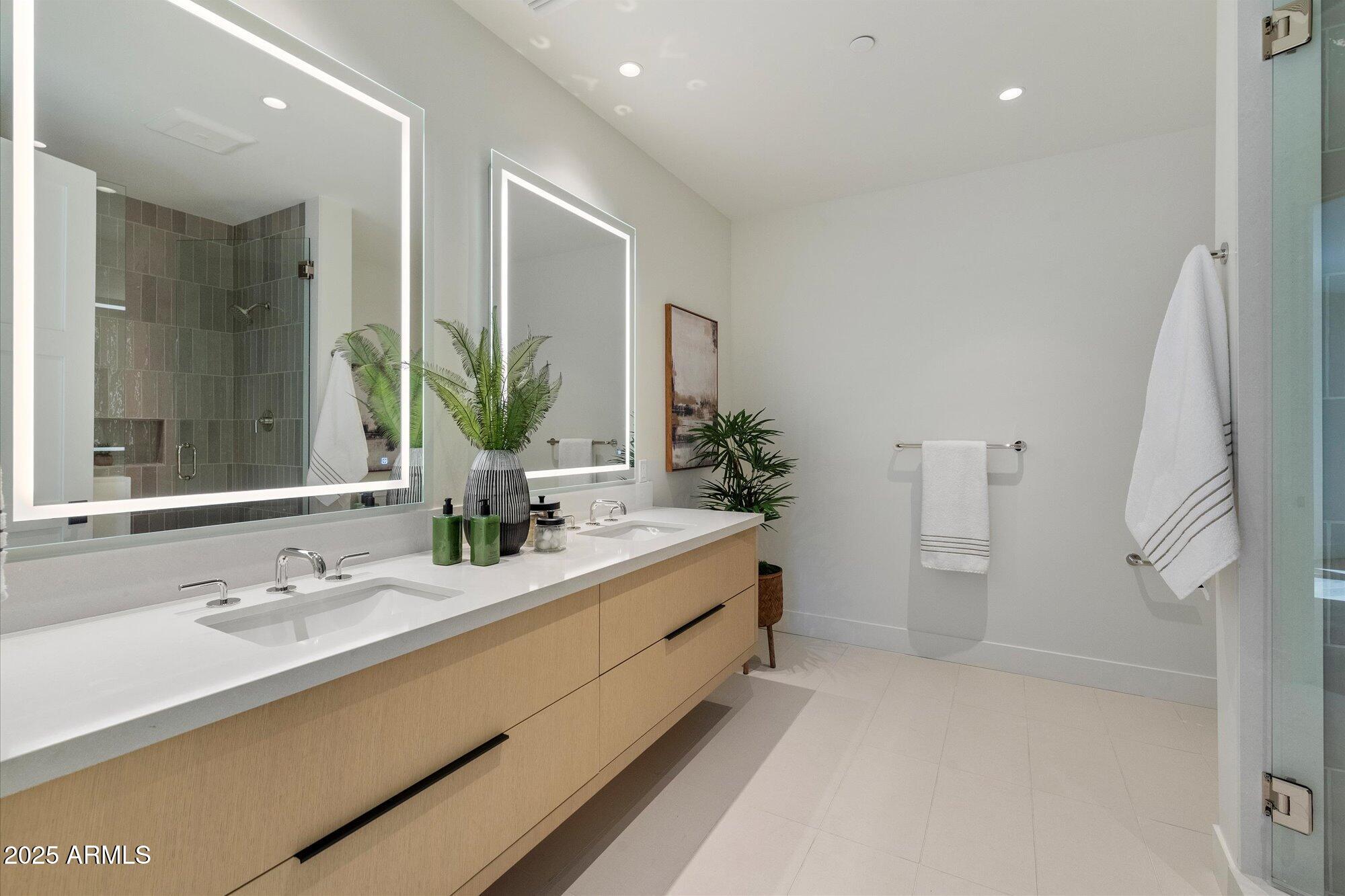 ASCENT AT THE PHOENICIAN MOUNTAINSIDE CONDOMINIUMS - Residential