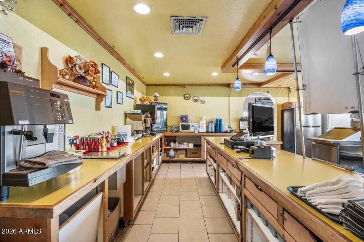 MESA BONITA - Commercial Sale