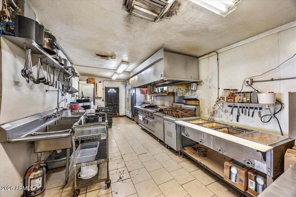 MESA BONITA - Commercial Sale