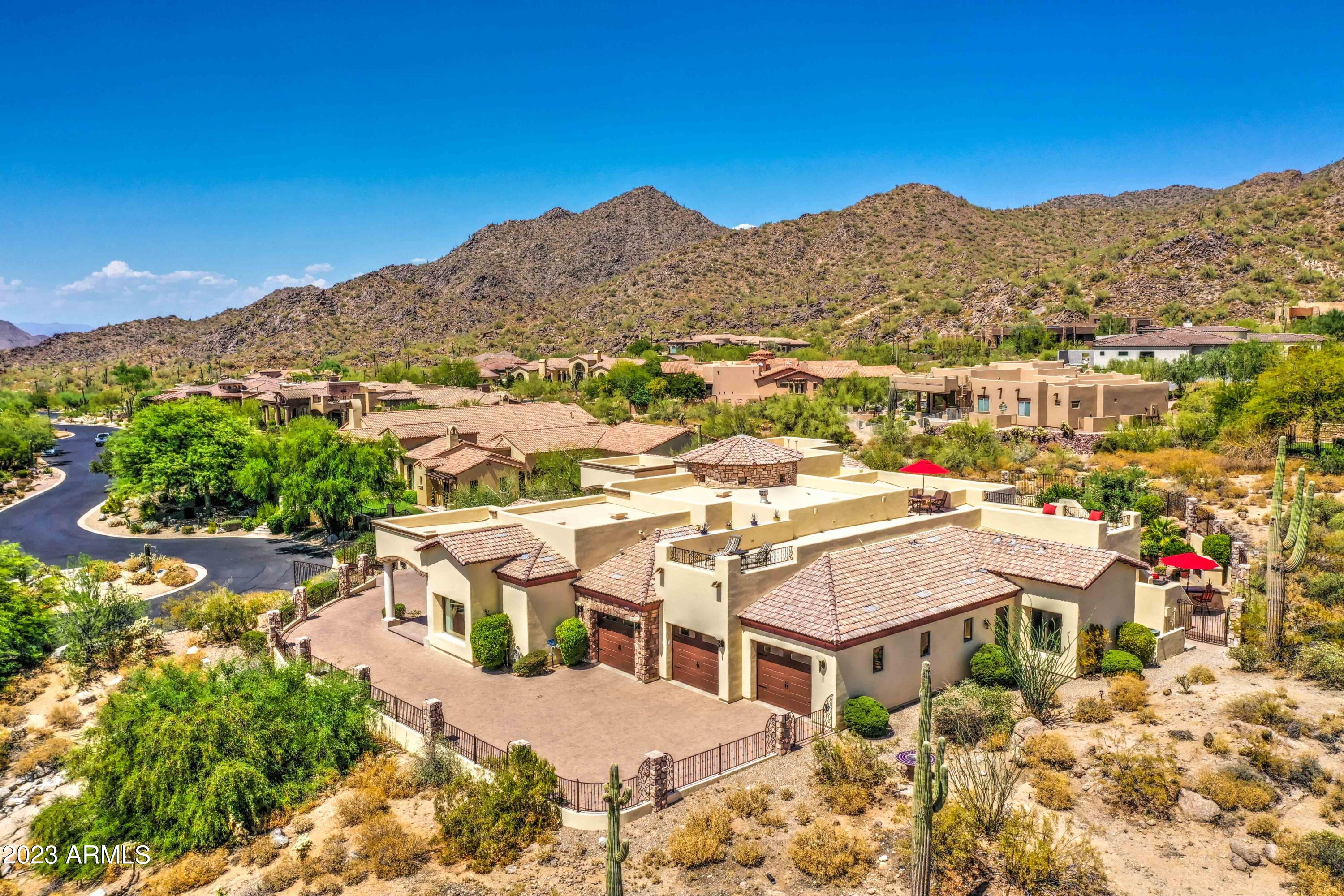 LAS SENDAS - Residential