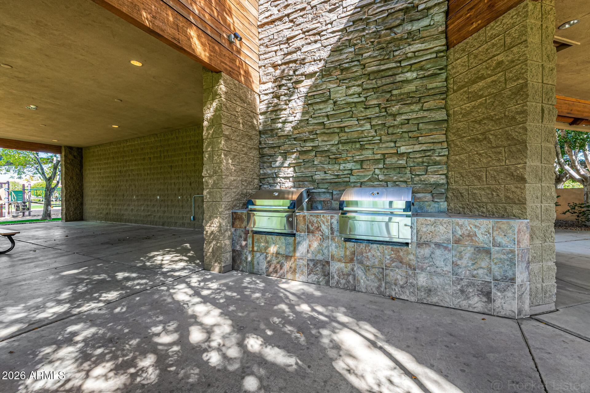 ARBOLEDA UNIT 2 - Residential