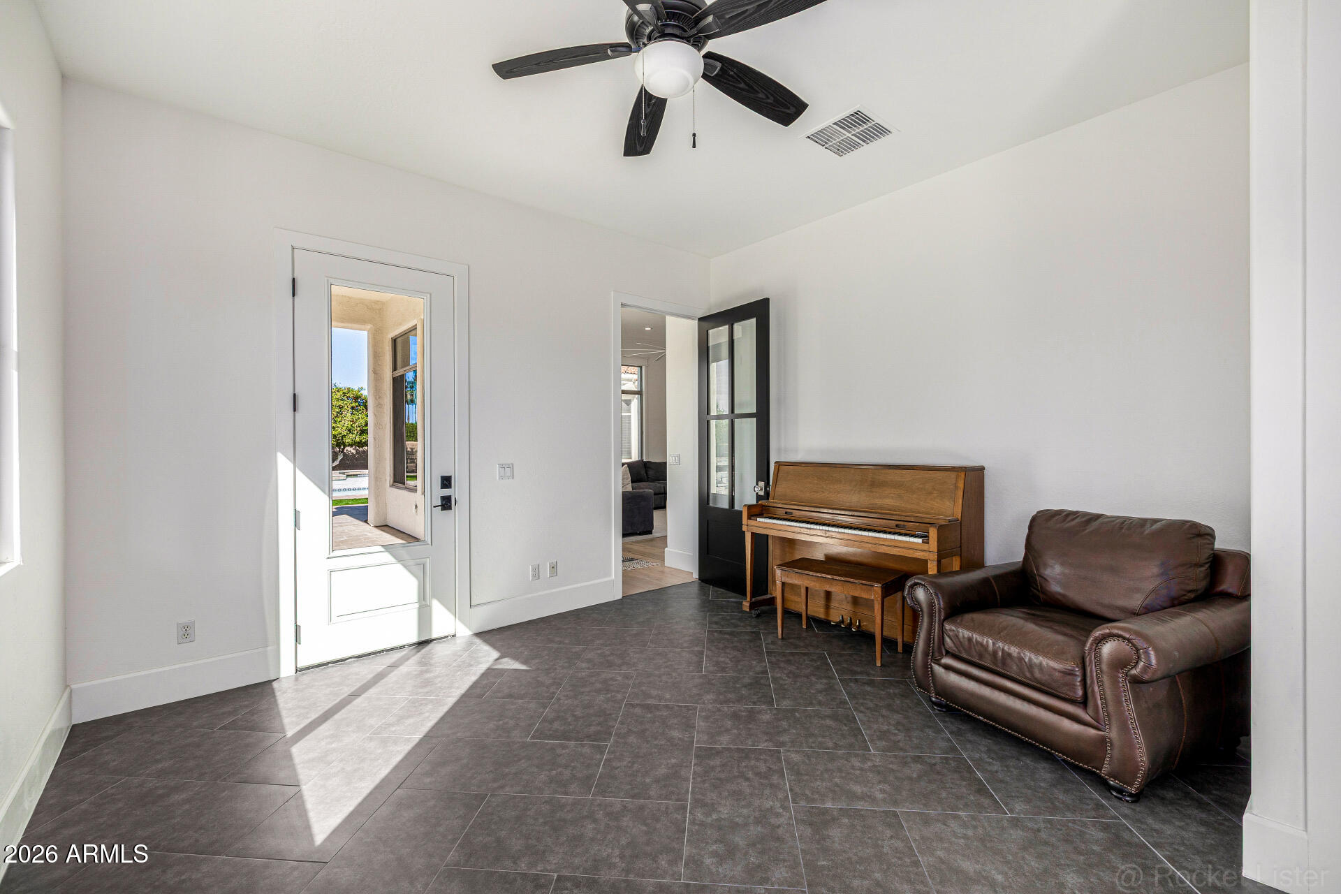 ARBOLEDA UNIT 2 - Residential