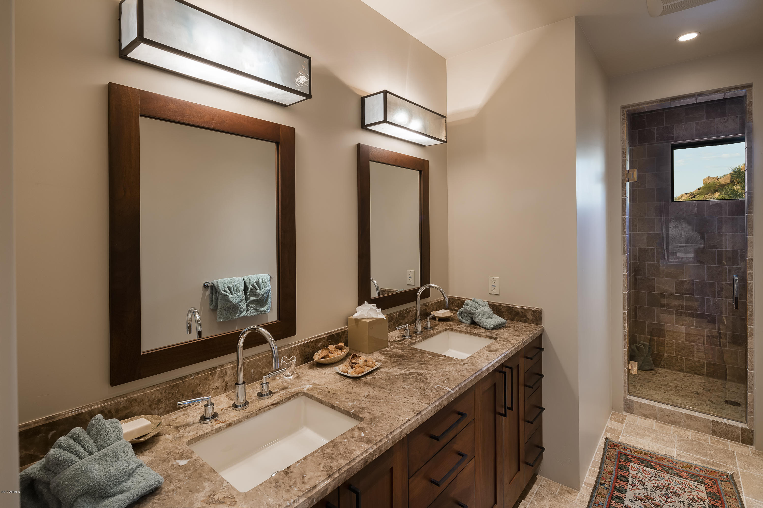 ESTANCIA - Residential