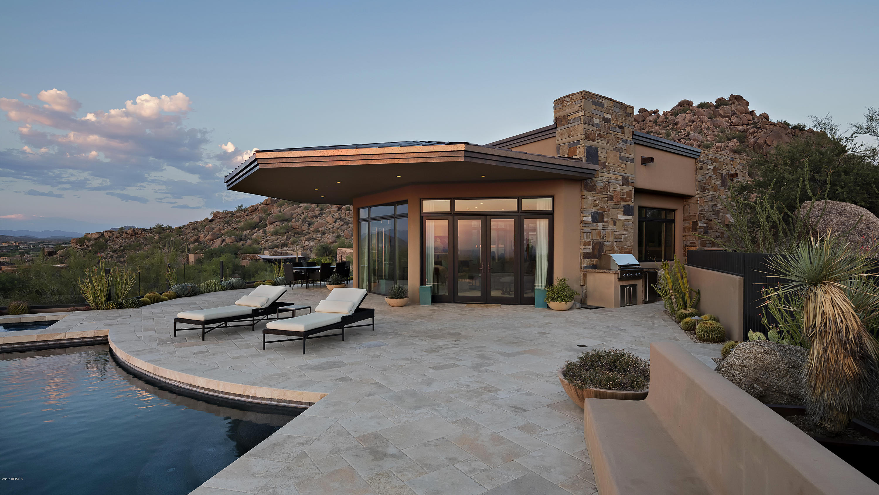 ESTANCIA - Residential