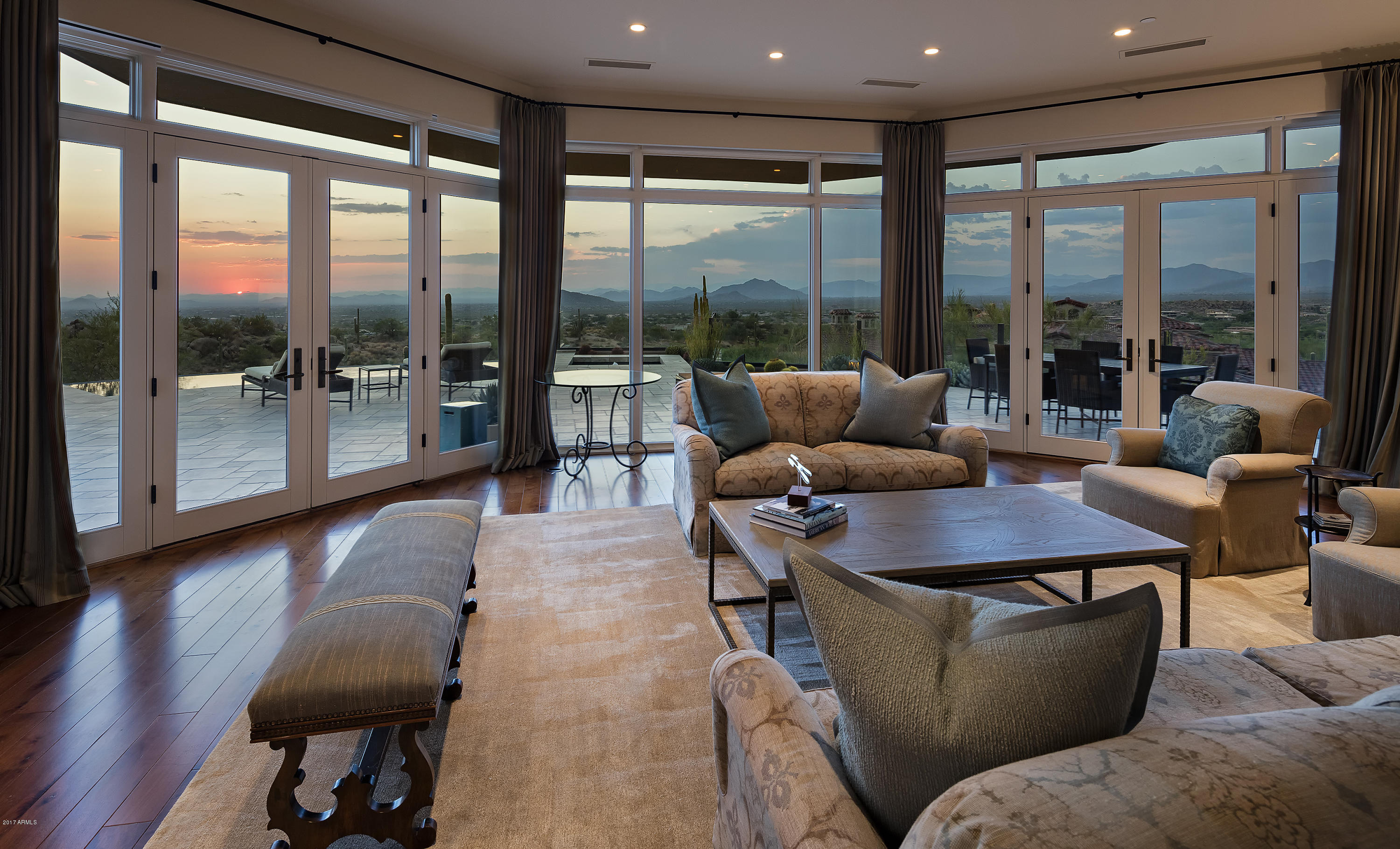 ESTANCIA - Residential