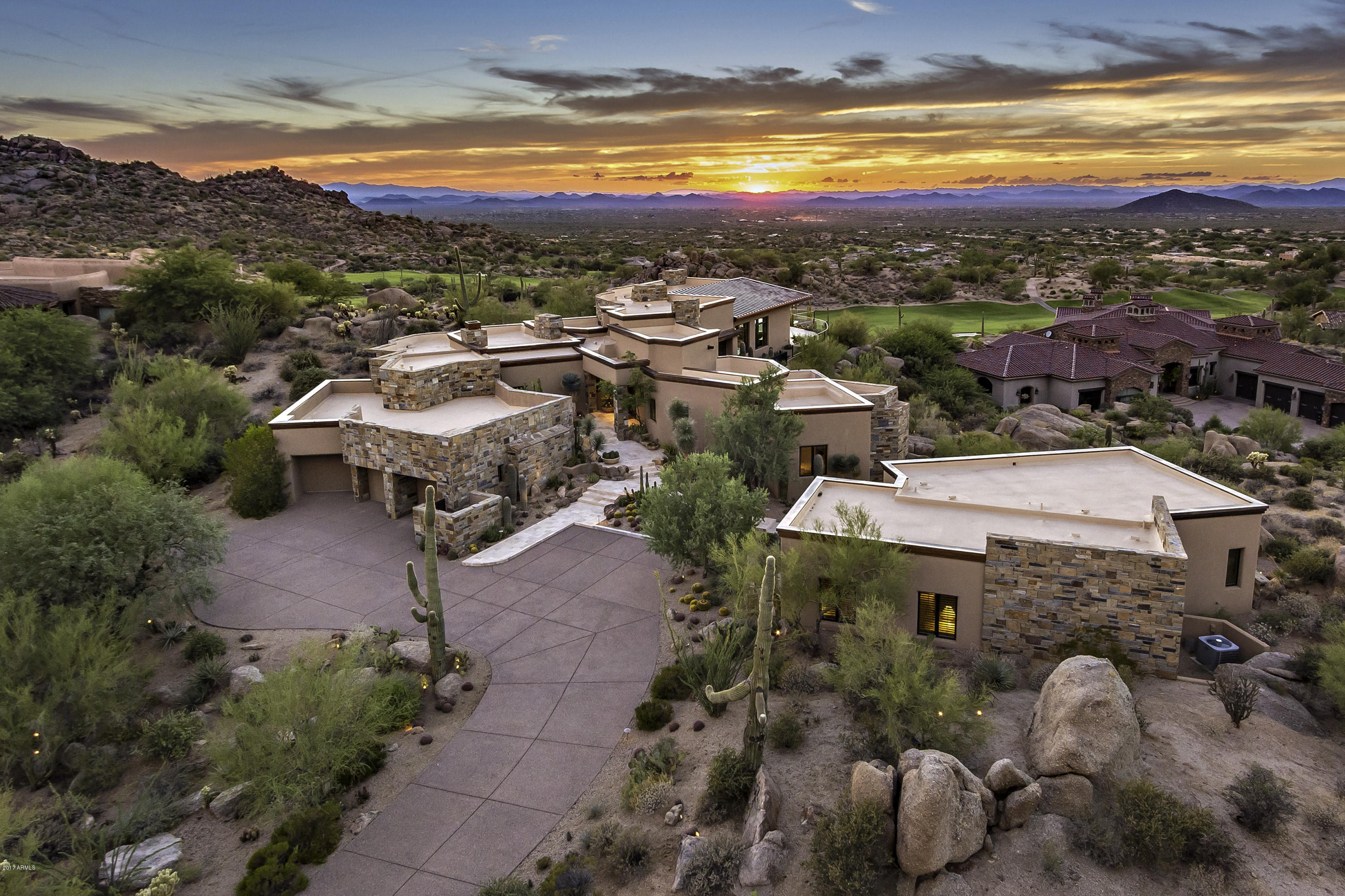 ESTANCIA - Residential