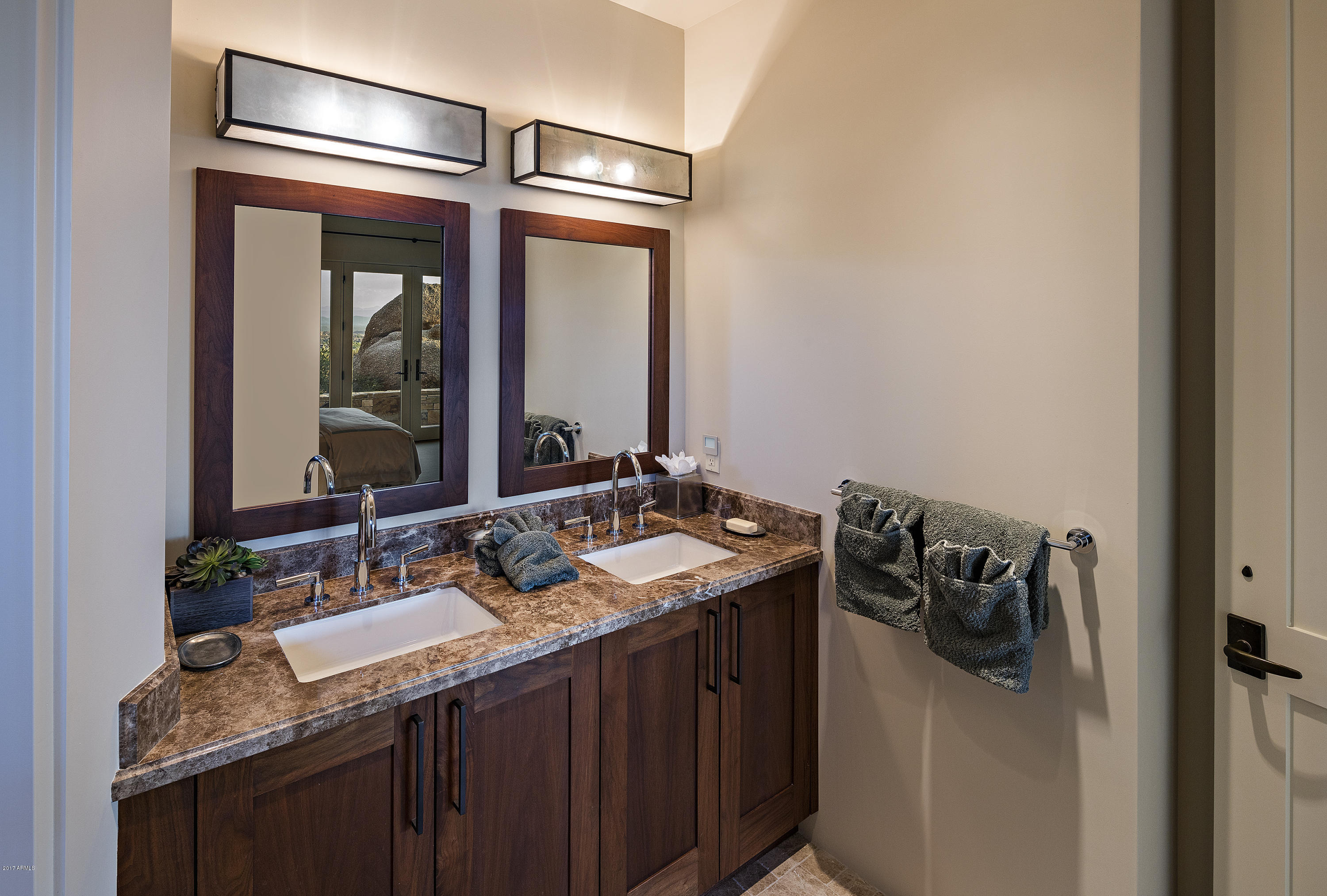 ESTANCIA - Residential