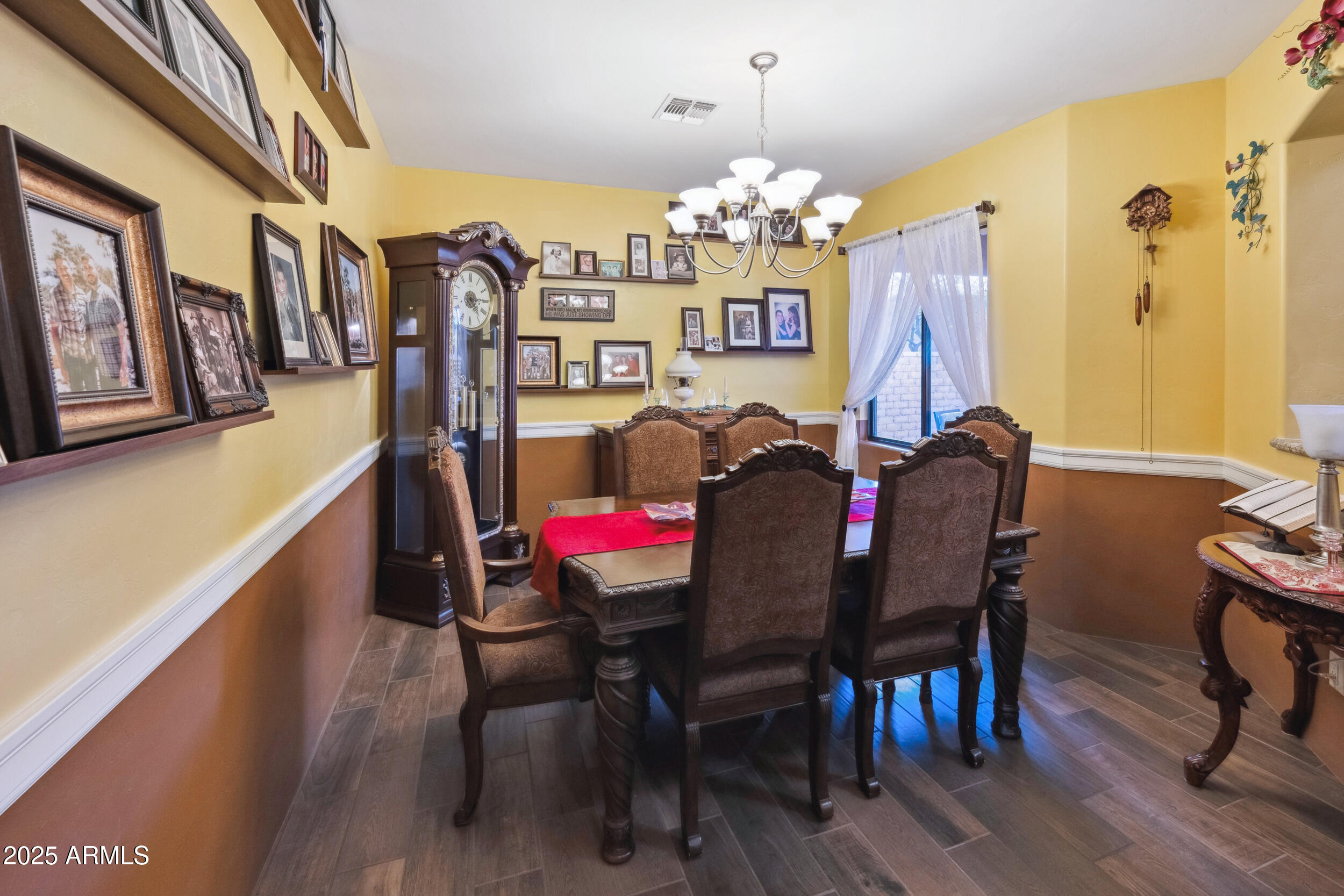 REFLECTIONS VALIENTE - Residential