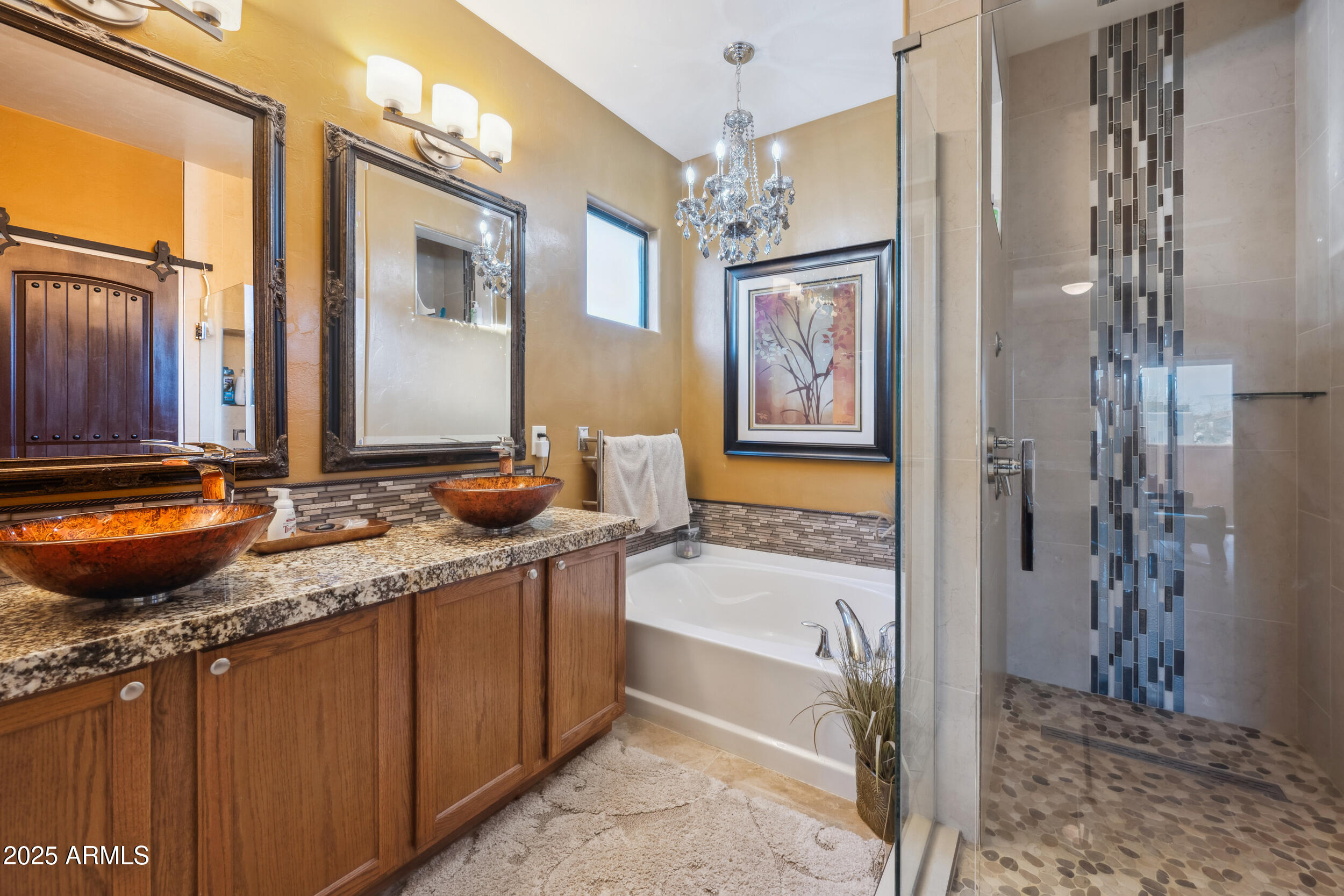 REFLECTIONS VALIENTE - Residential