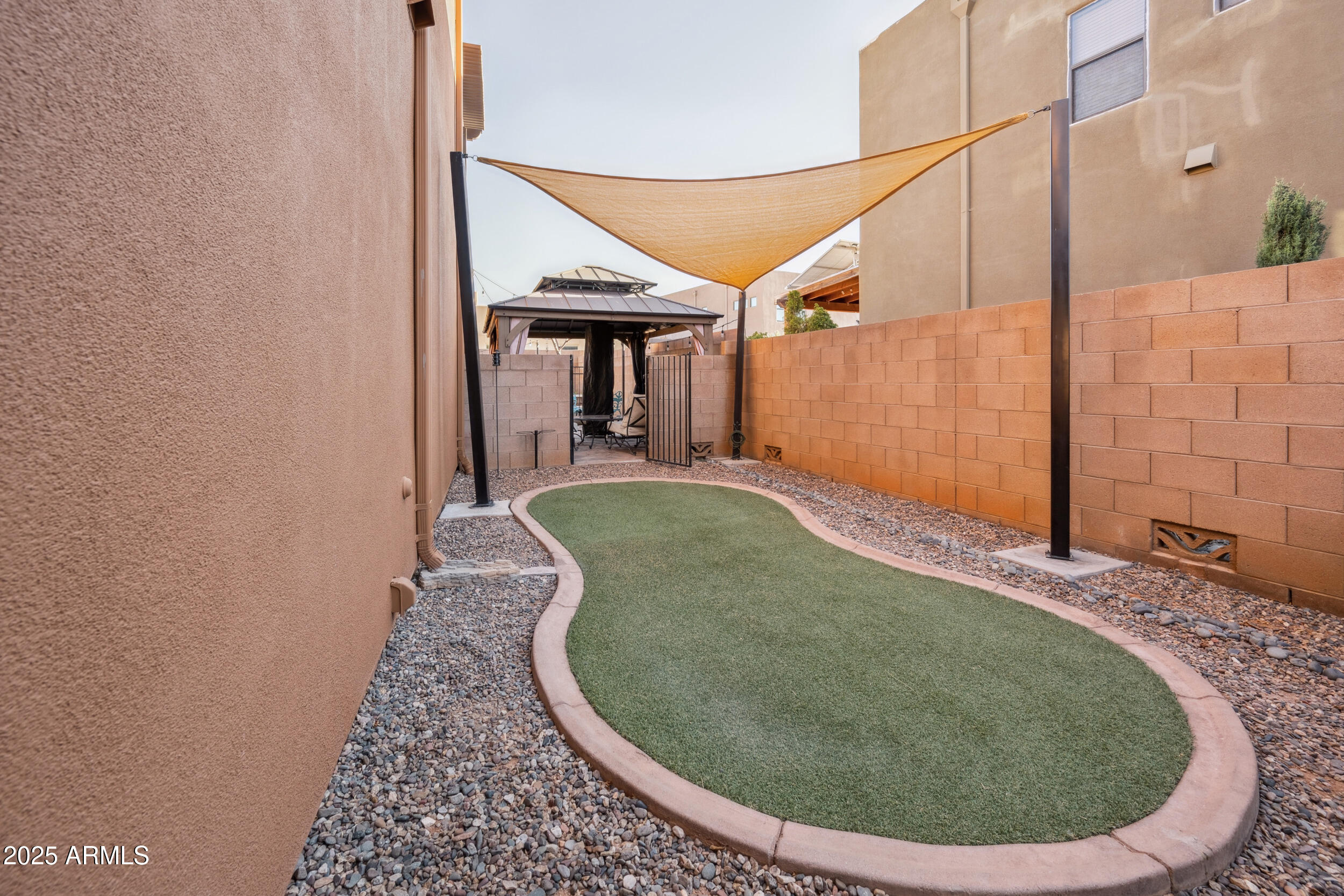 REFLECTIONS VALIENTE - Residential