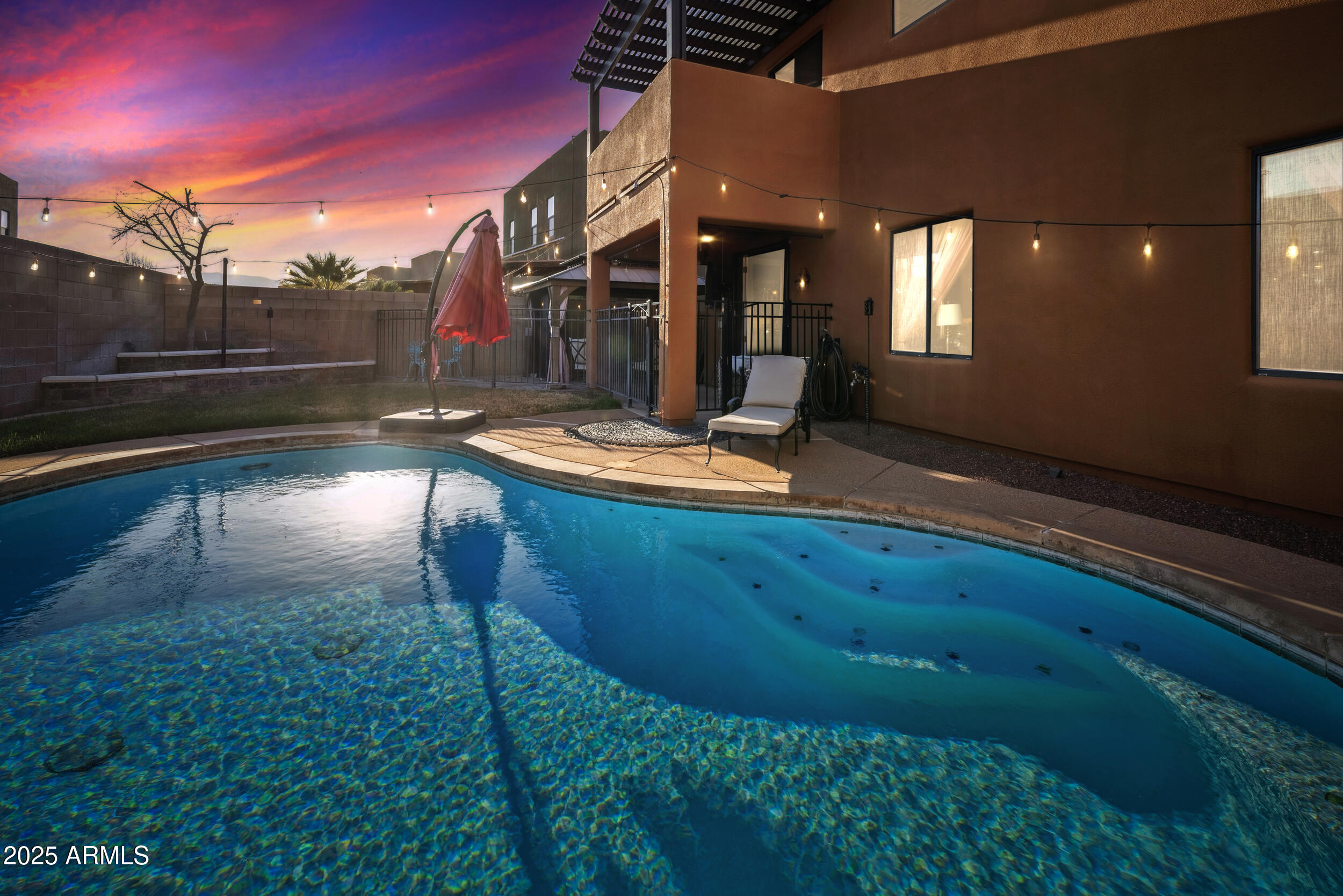 REFLECTIONS VALIENTE - Residential