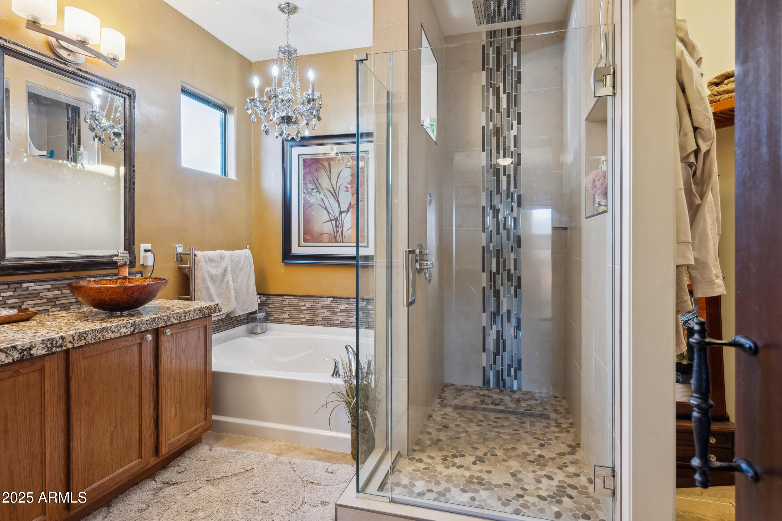 REFLECTIONS VALIENTE - Residential