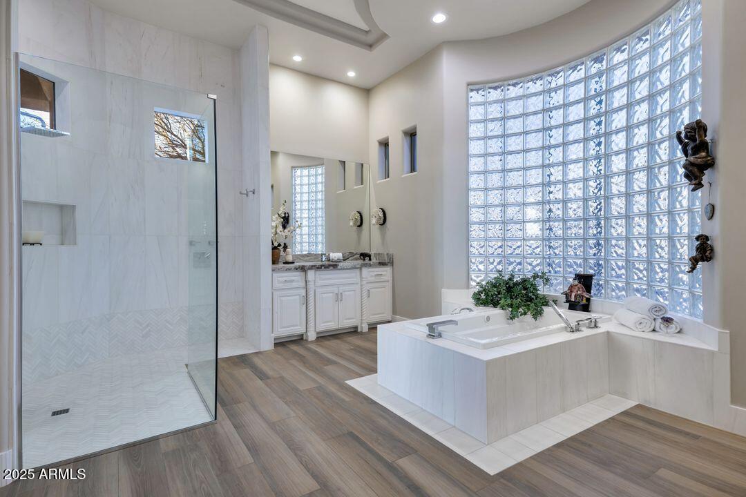 TALUS, BOULDER CREST ESTATES UNIT 3 AT TROON NORTH - Residential