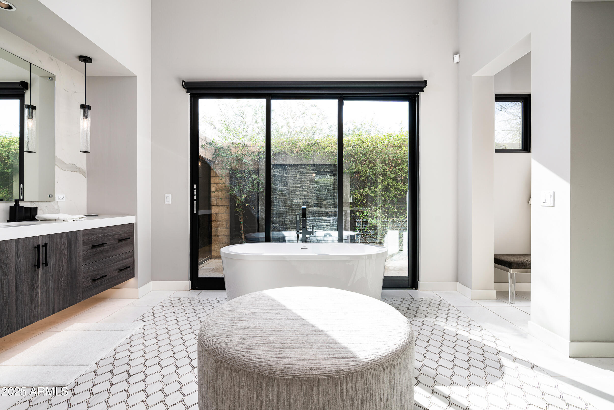 WHITE HORSE - Residential